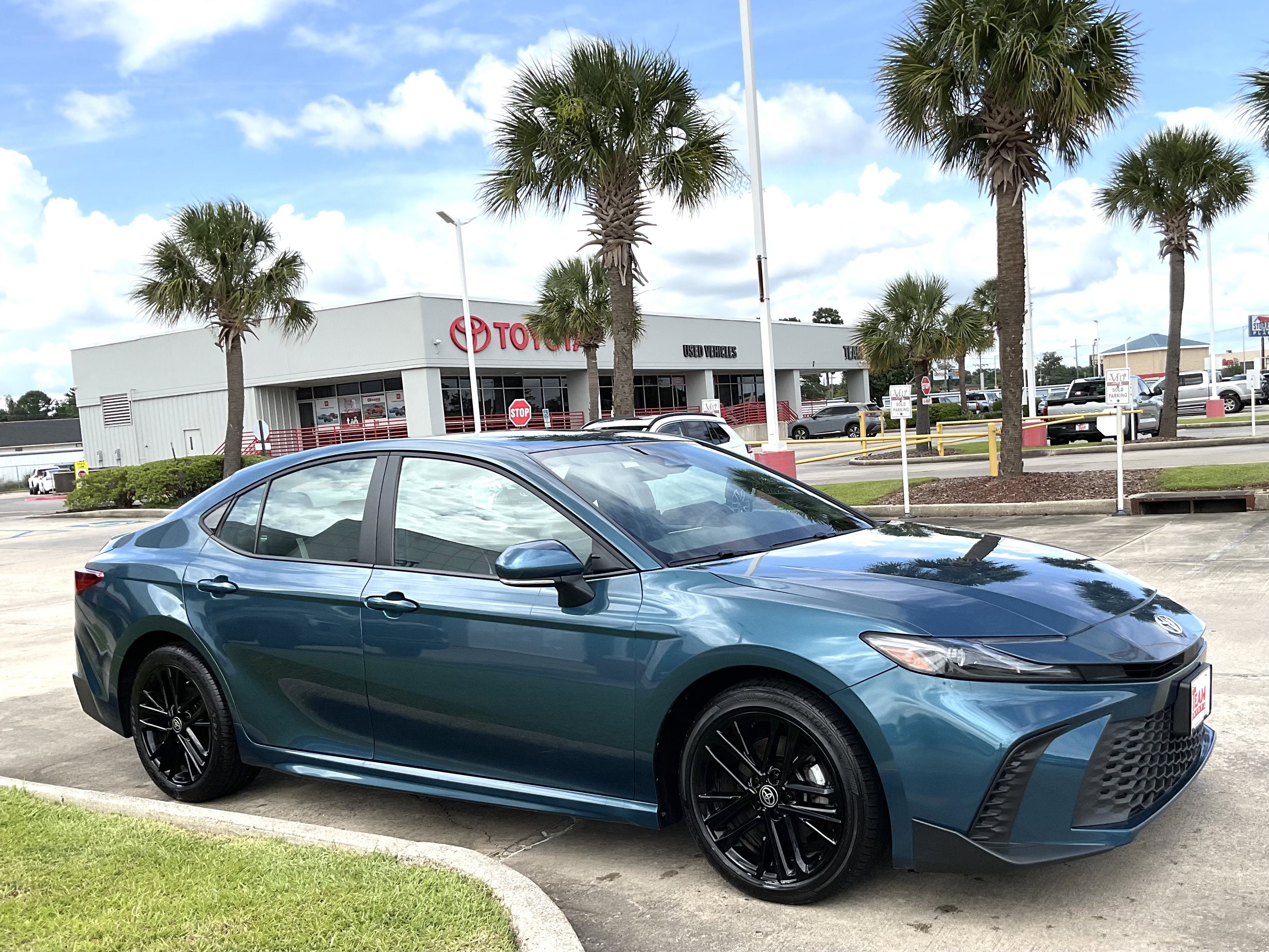 2025 Toyota Camry SE
