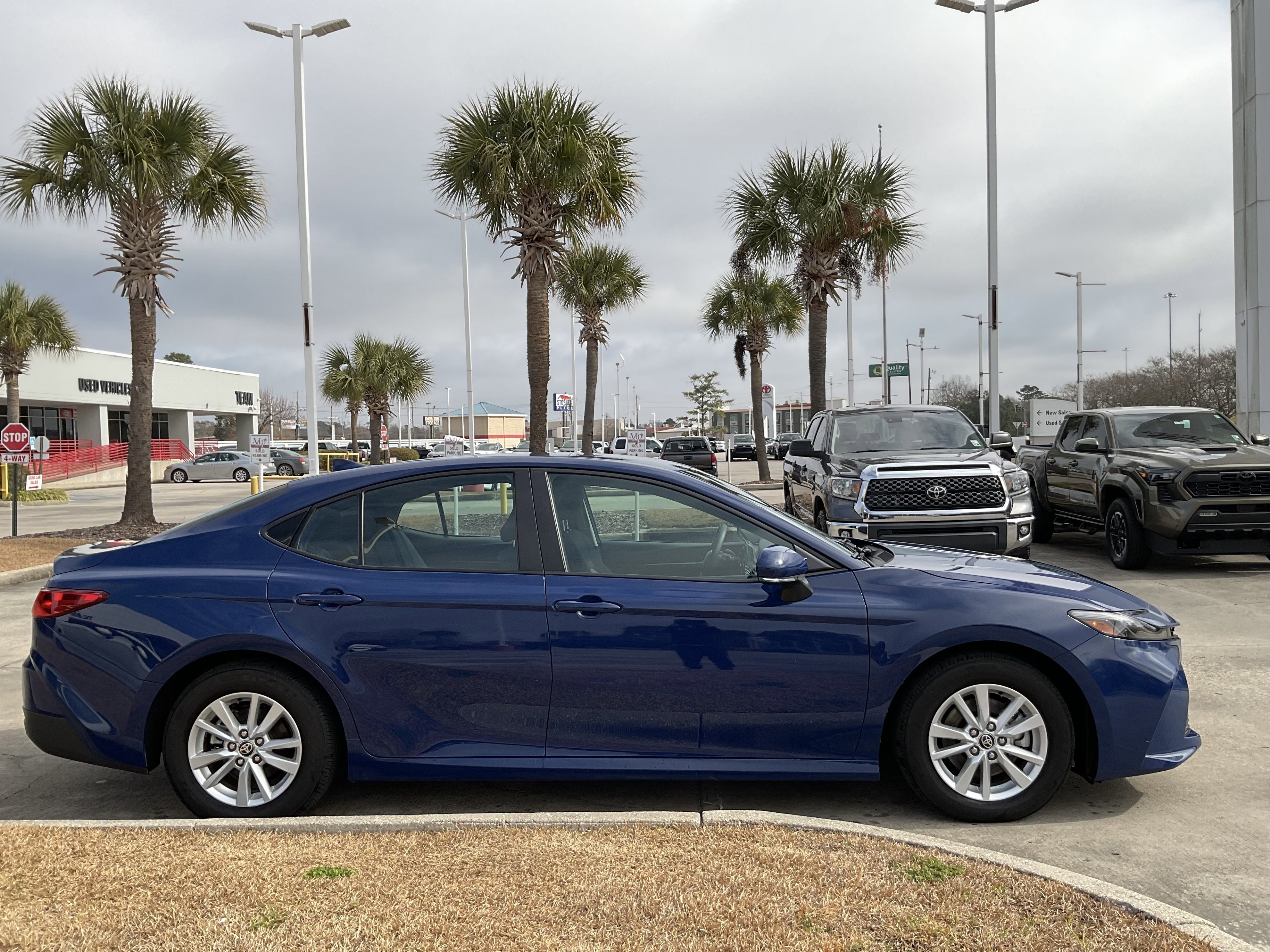 2025 Toyota CAMRY LE