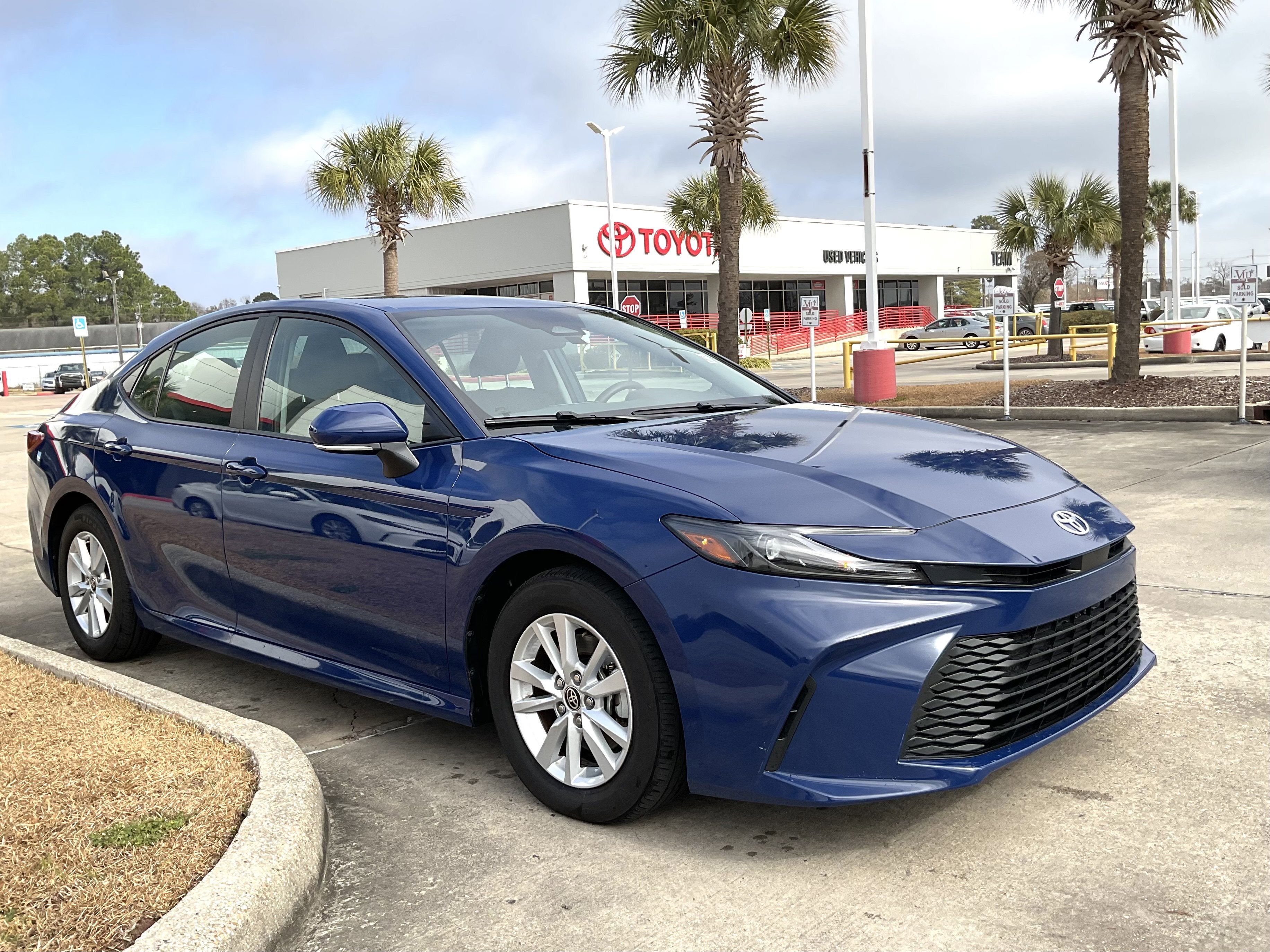 2025 Toyota CAMRY LE