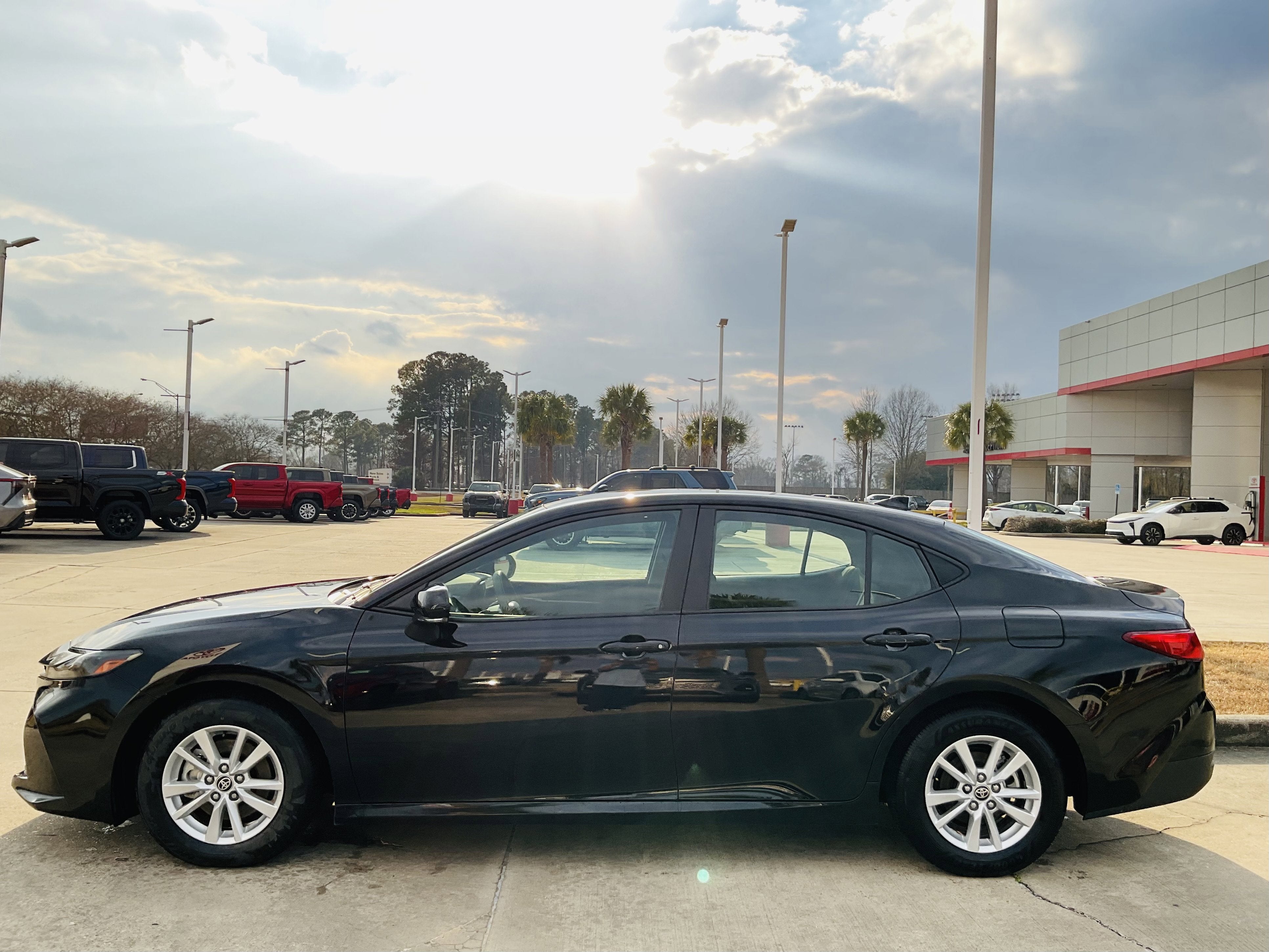 2025 Toyota CAMRY LE