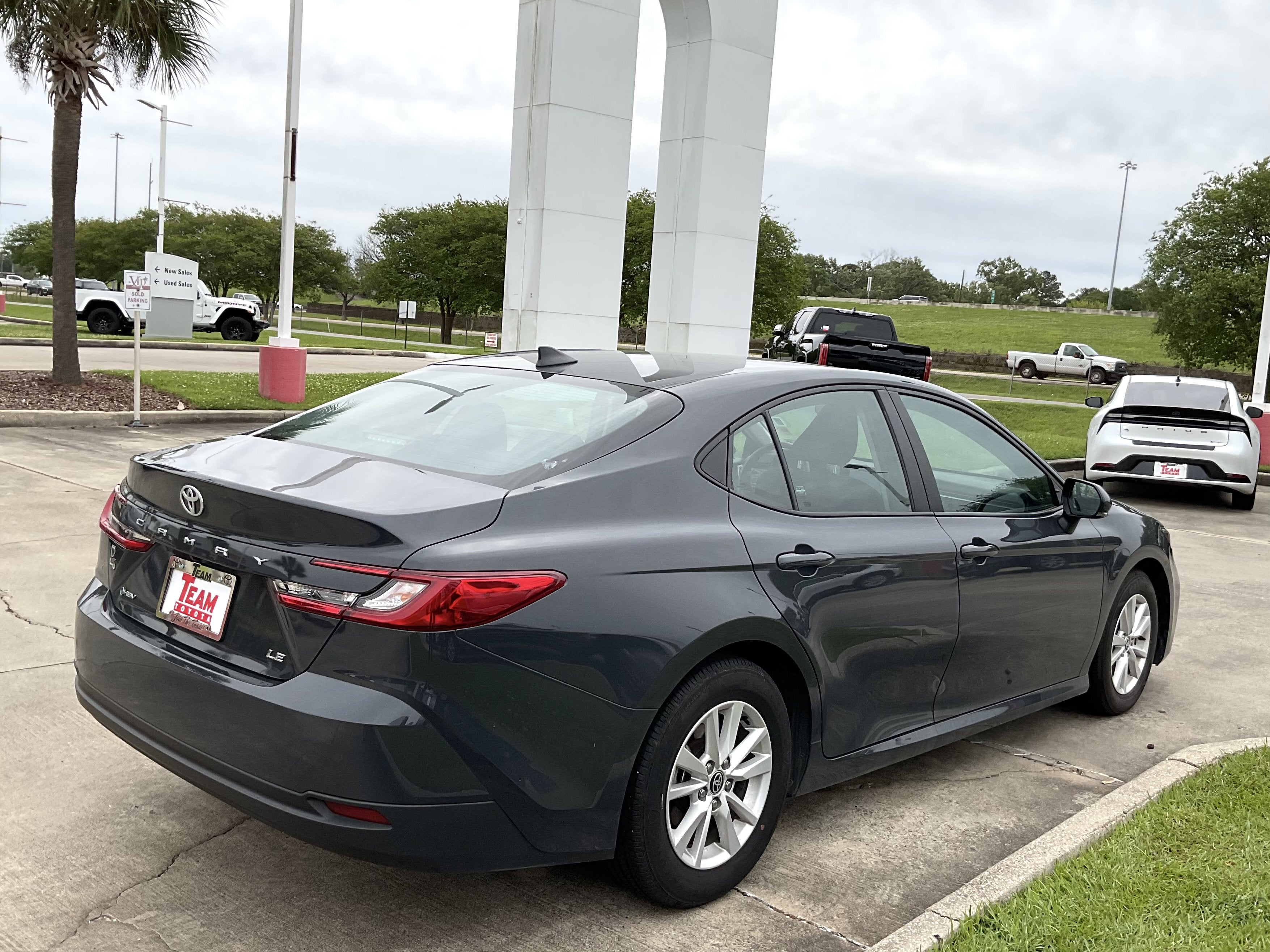 2025 Toyota CAMRY LE