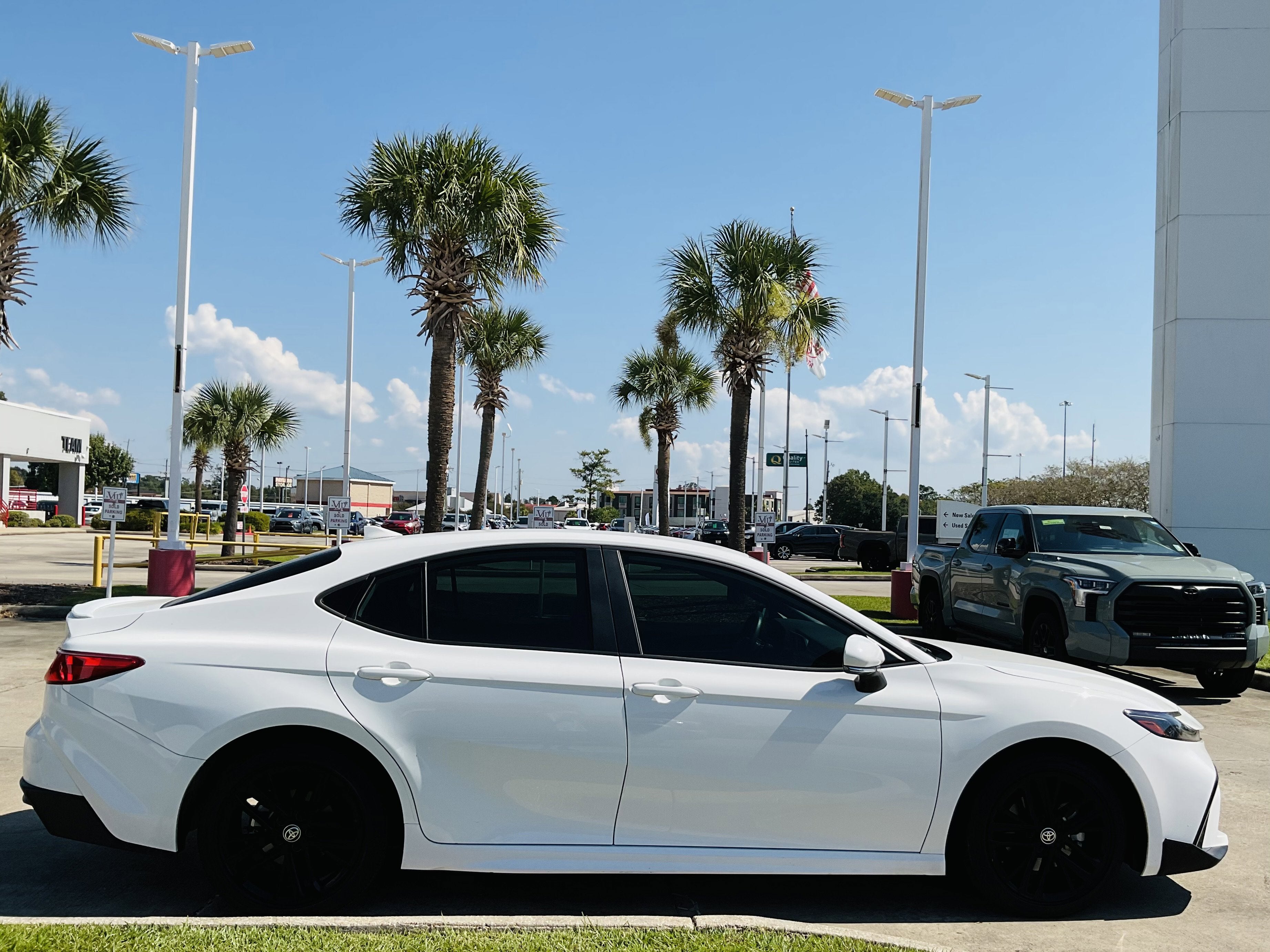 2025 Toyota CAMRY SE