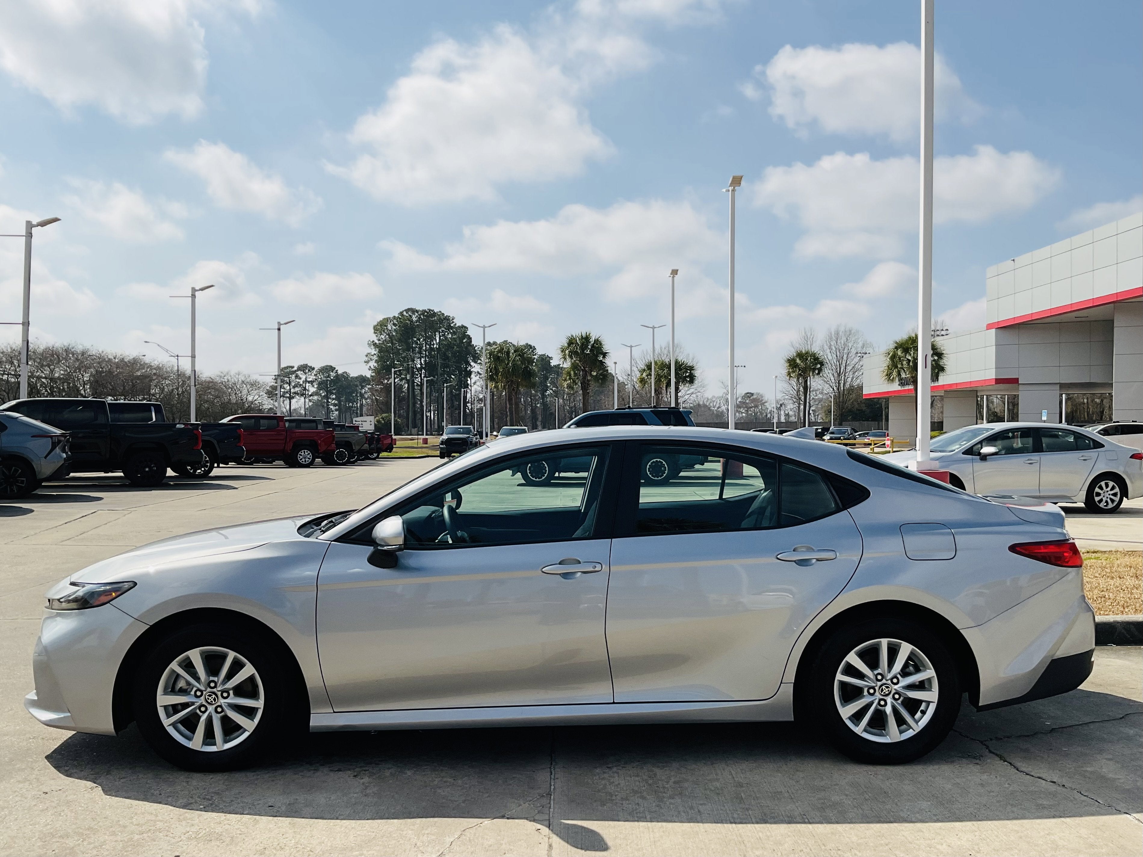 2025 Toyota CAMRY LE