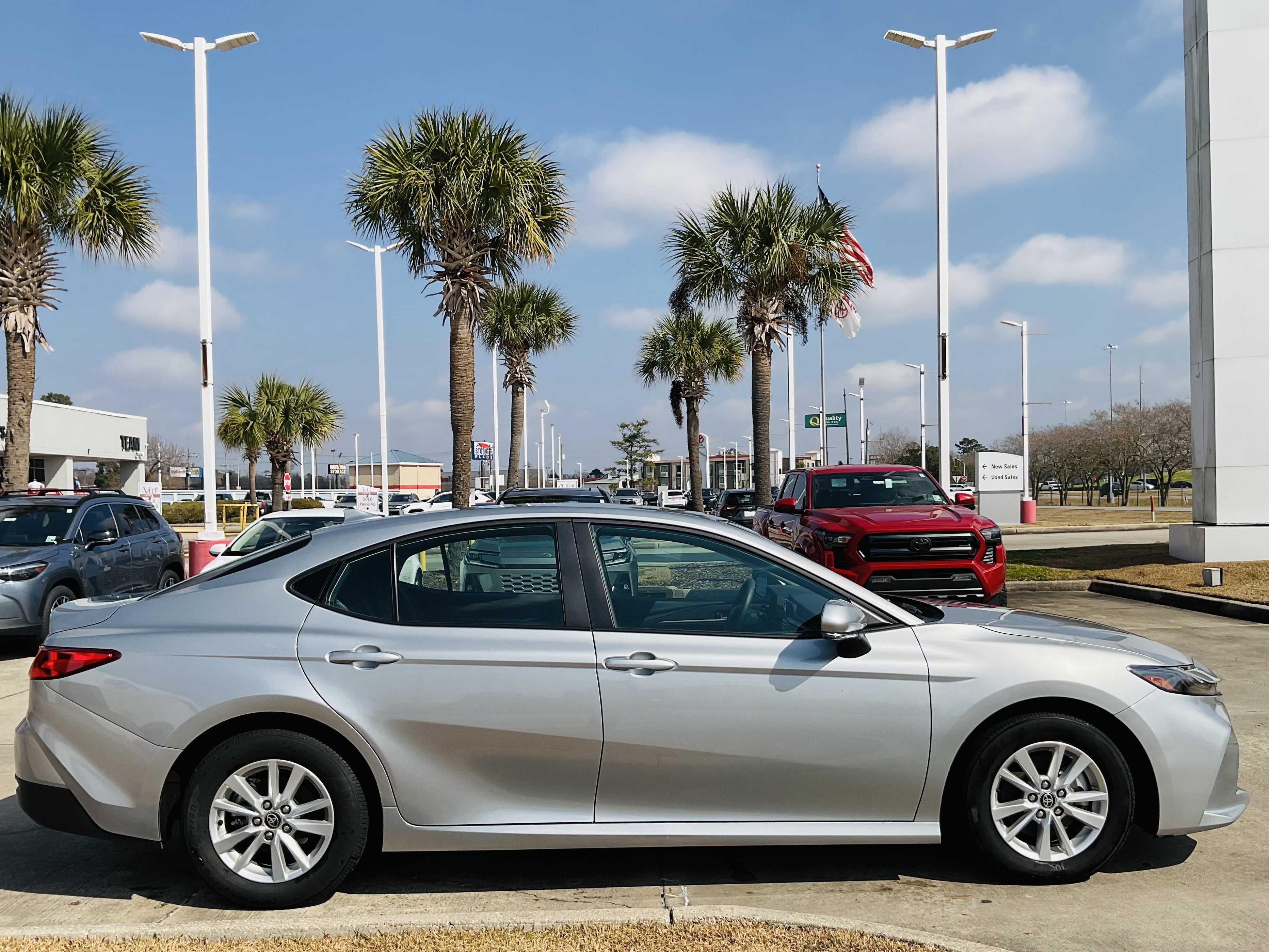 2025 Toyota CAMRY LE