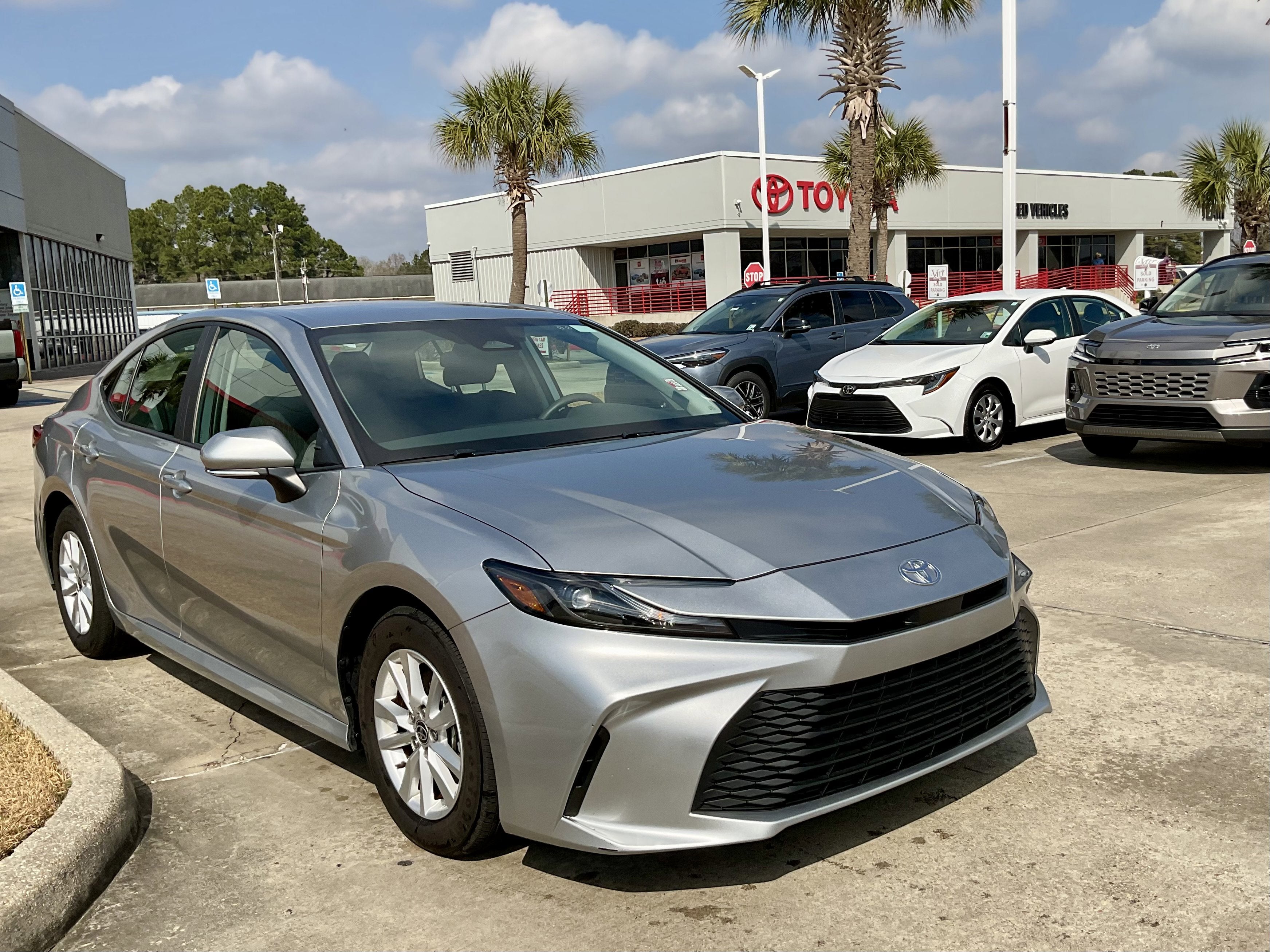 2025 Toyota CAMRY LE