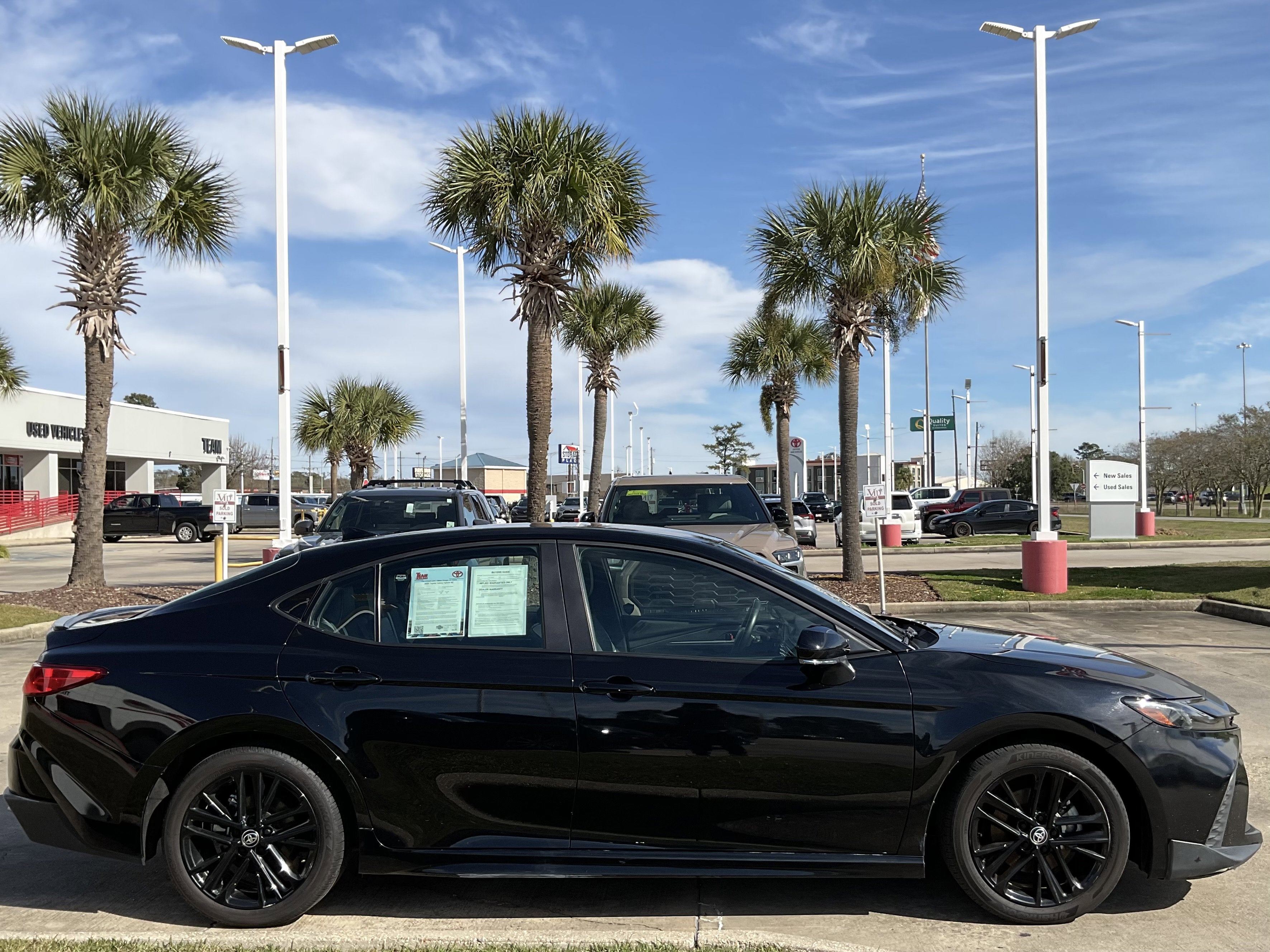 2025 Toyota CAMRY SE