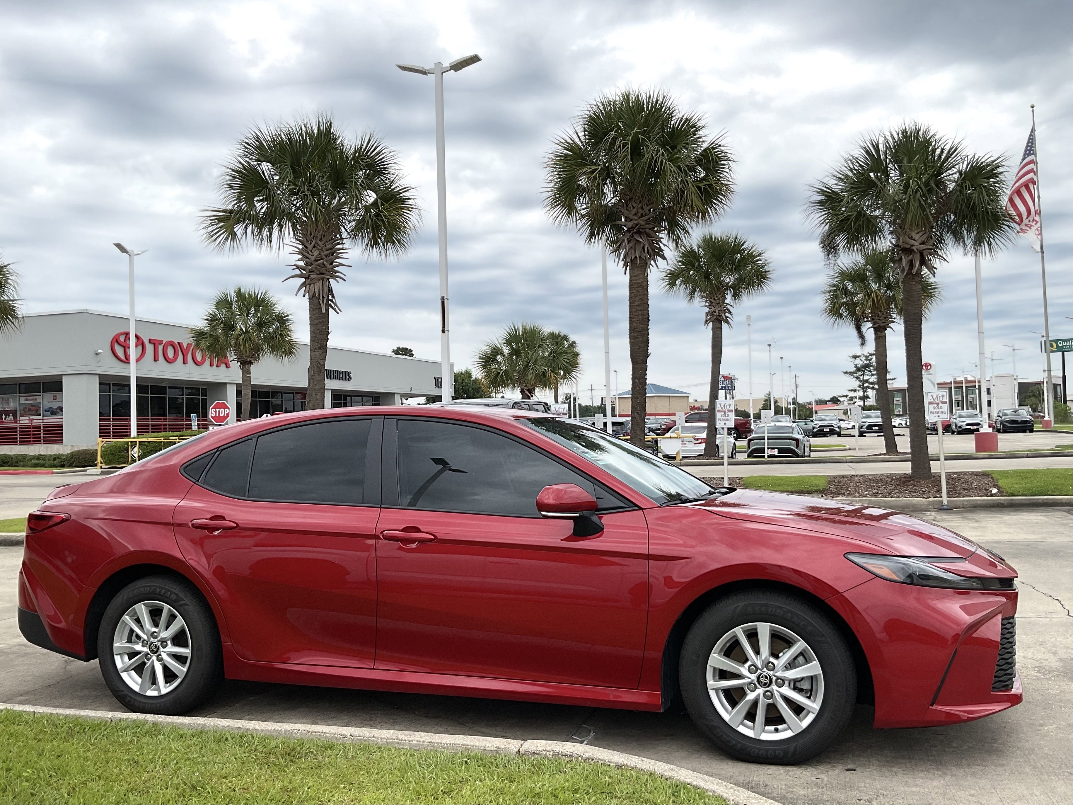 2025 Toyota CAMRY LE