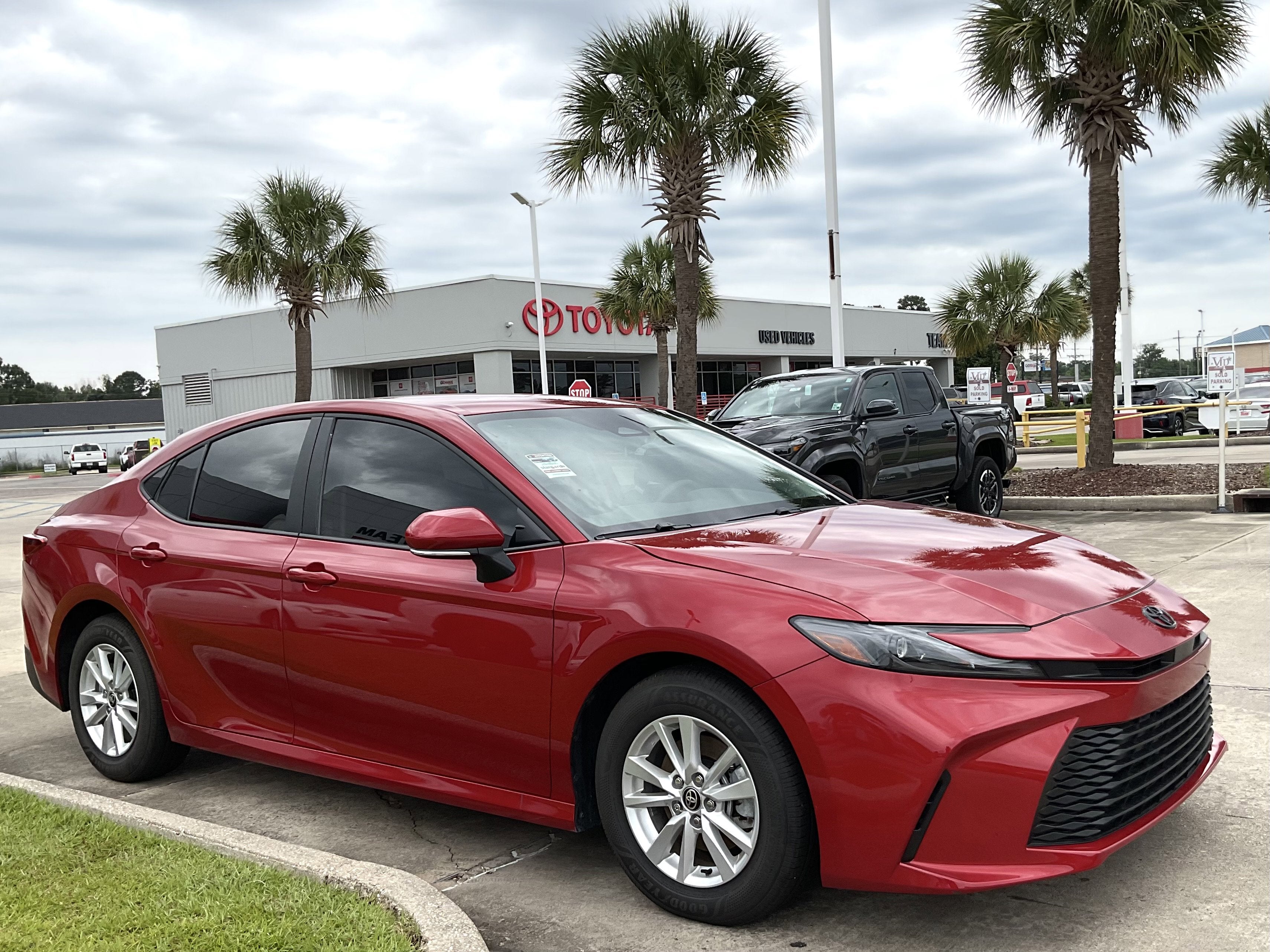 2025 Toyota CAMRY LE