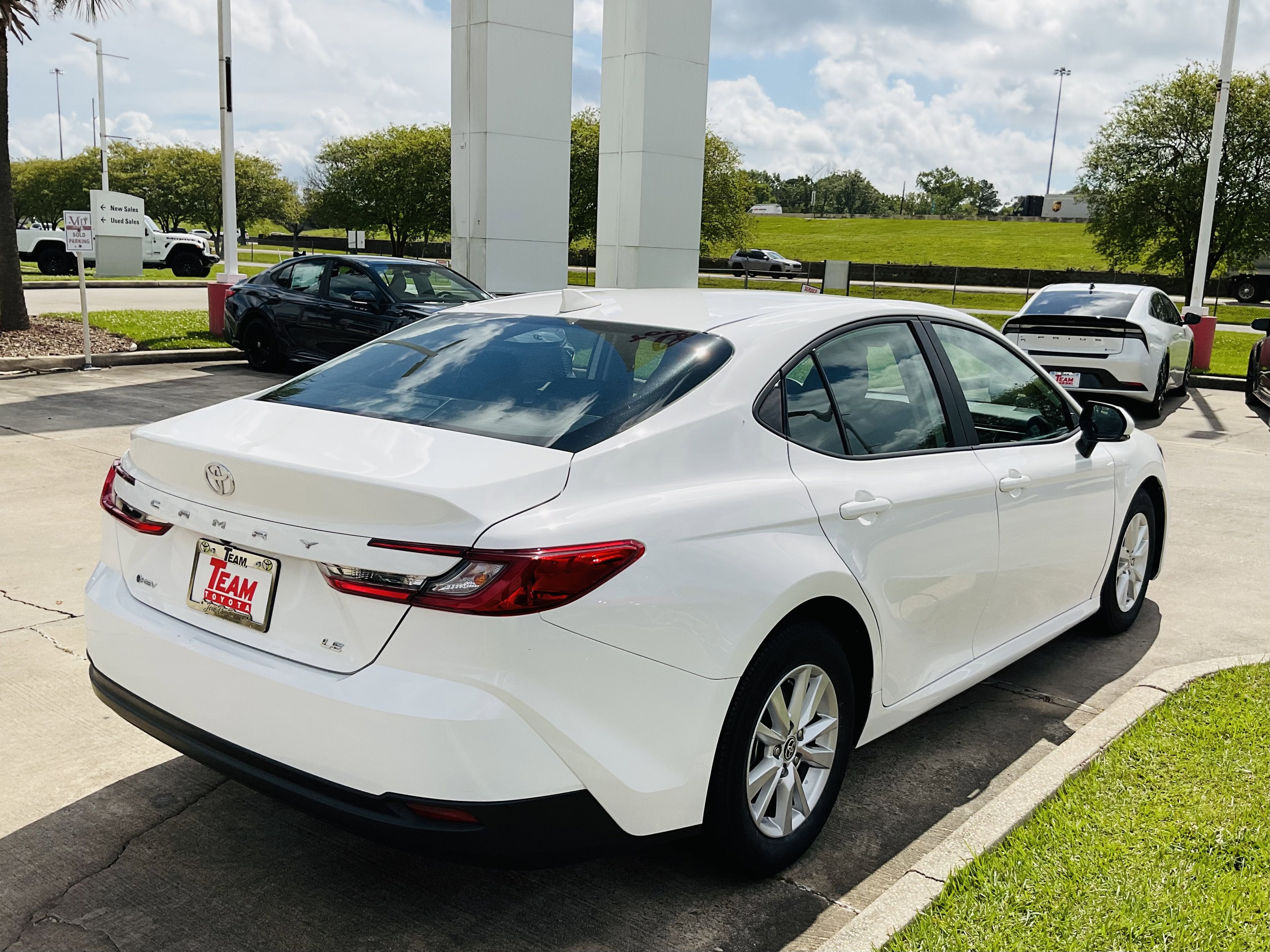 2025 Toyota CAMRY LE
