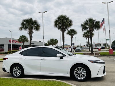 2025 Toyota CAMRY LE