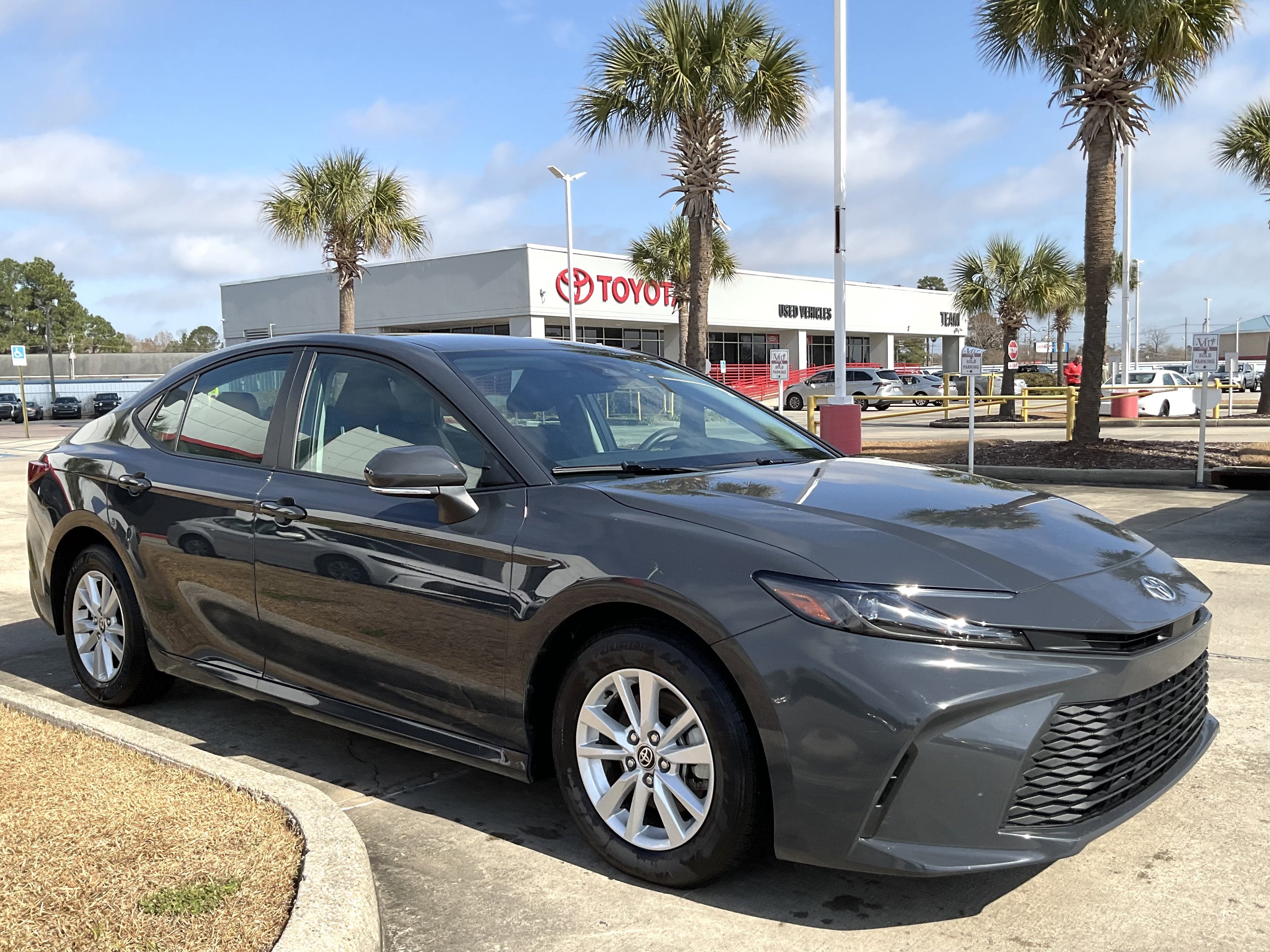 2025 Toyota CAMRY LE