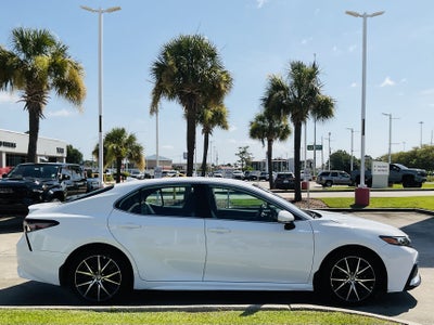 2024 Toyota Camry SE