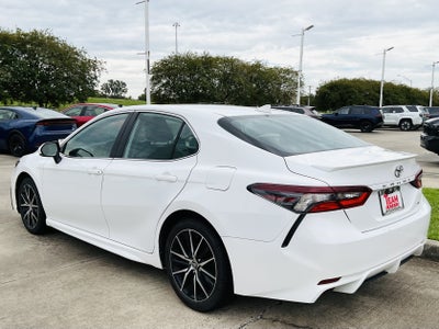2024 Toyota Camry SE