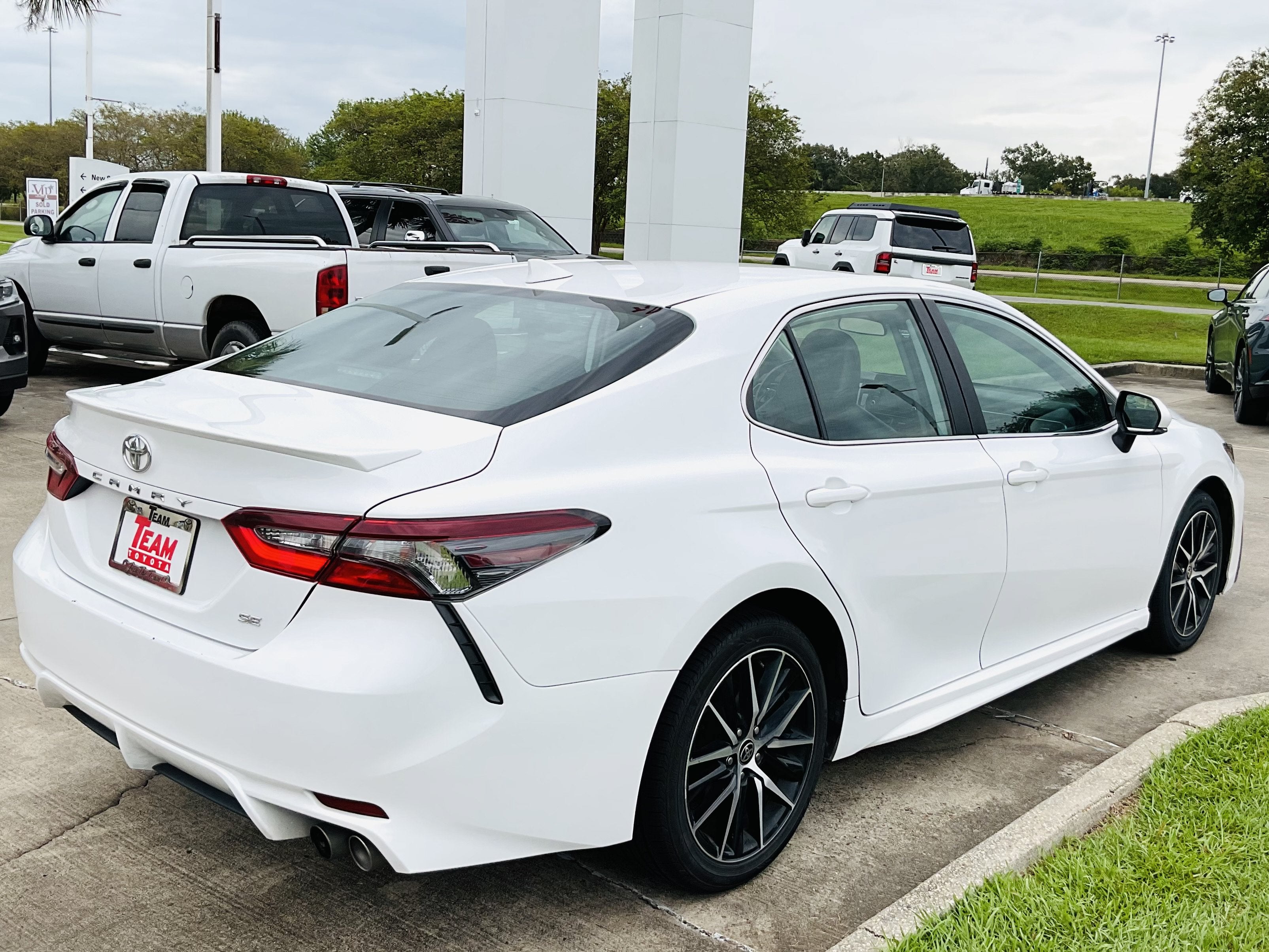 2024 Toyota Camry SE
