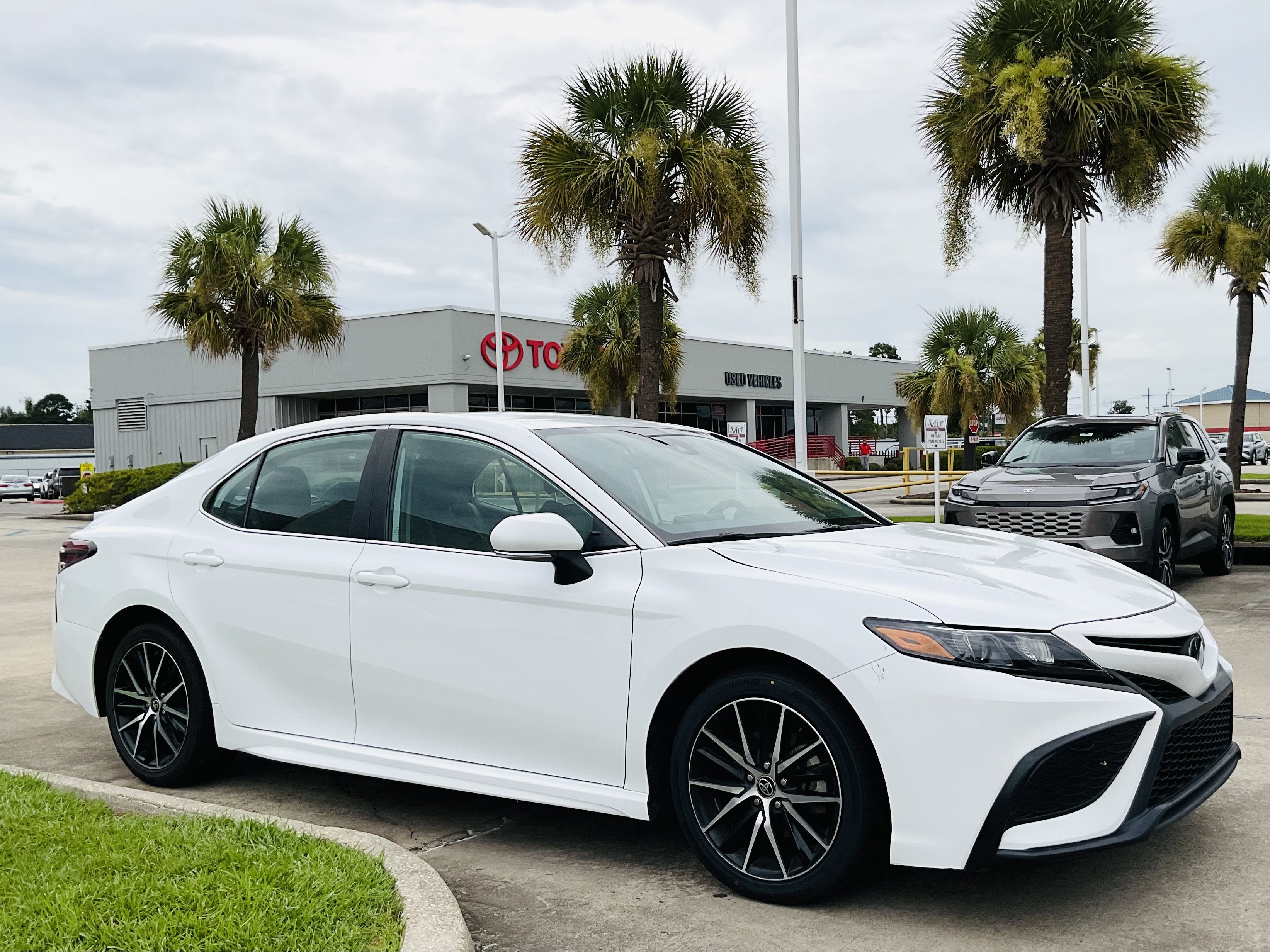 2024 Toyota Camry SE