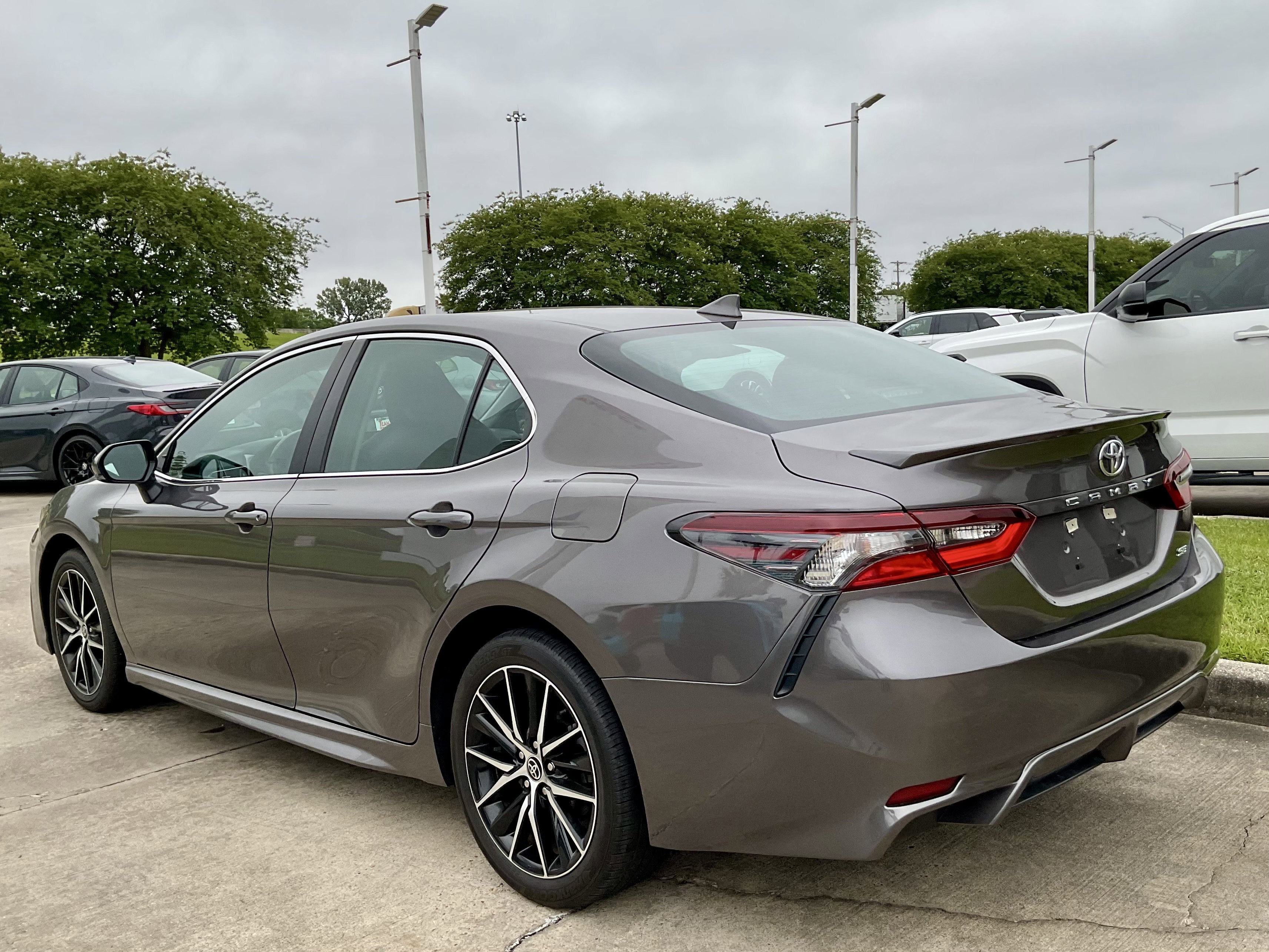 2024 Toyota CAMRY SE