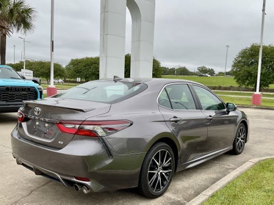 2024 Toyota CAMRY SE