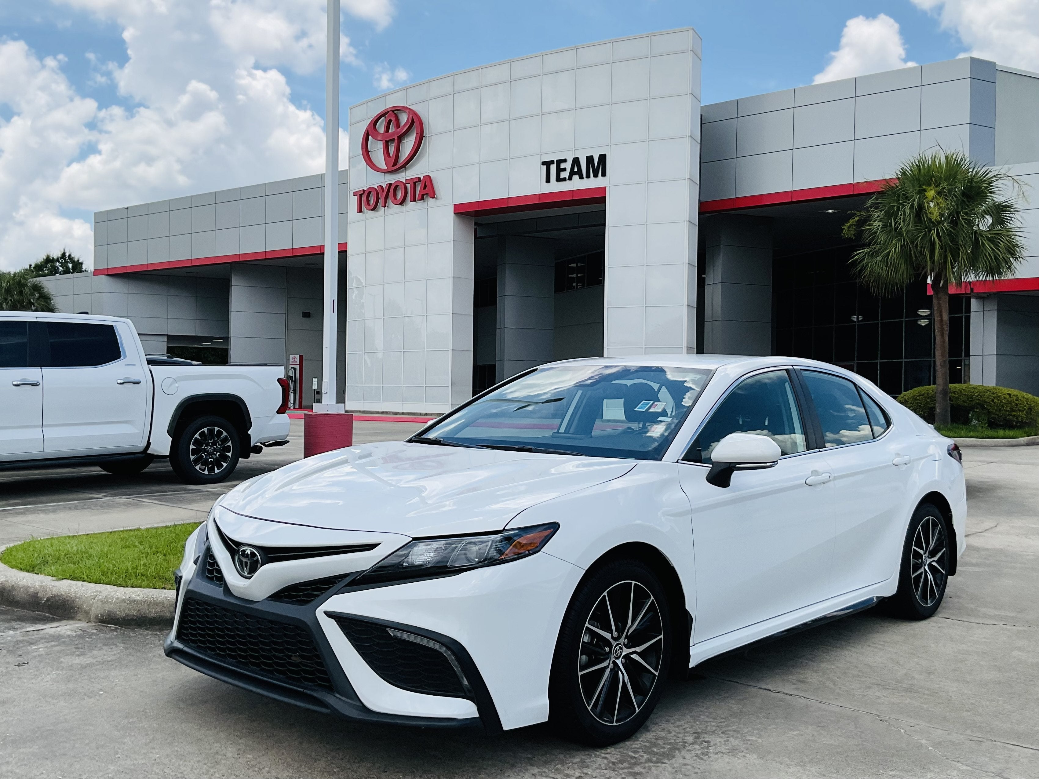 2023 Toyota Camry SE