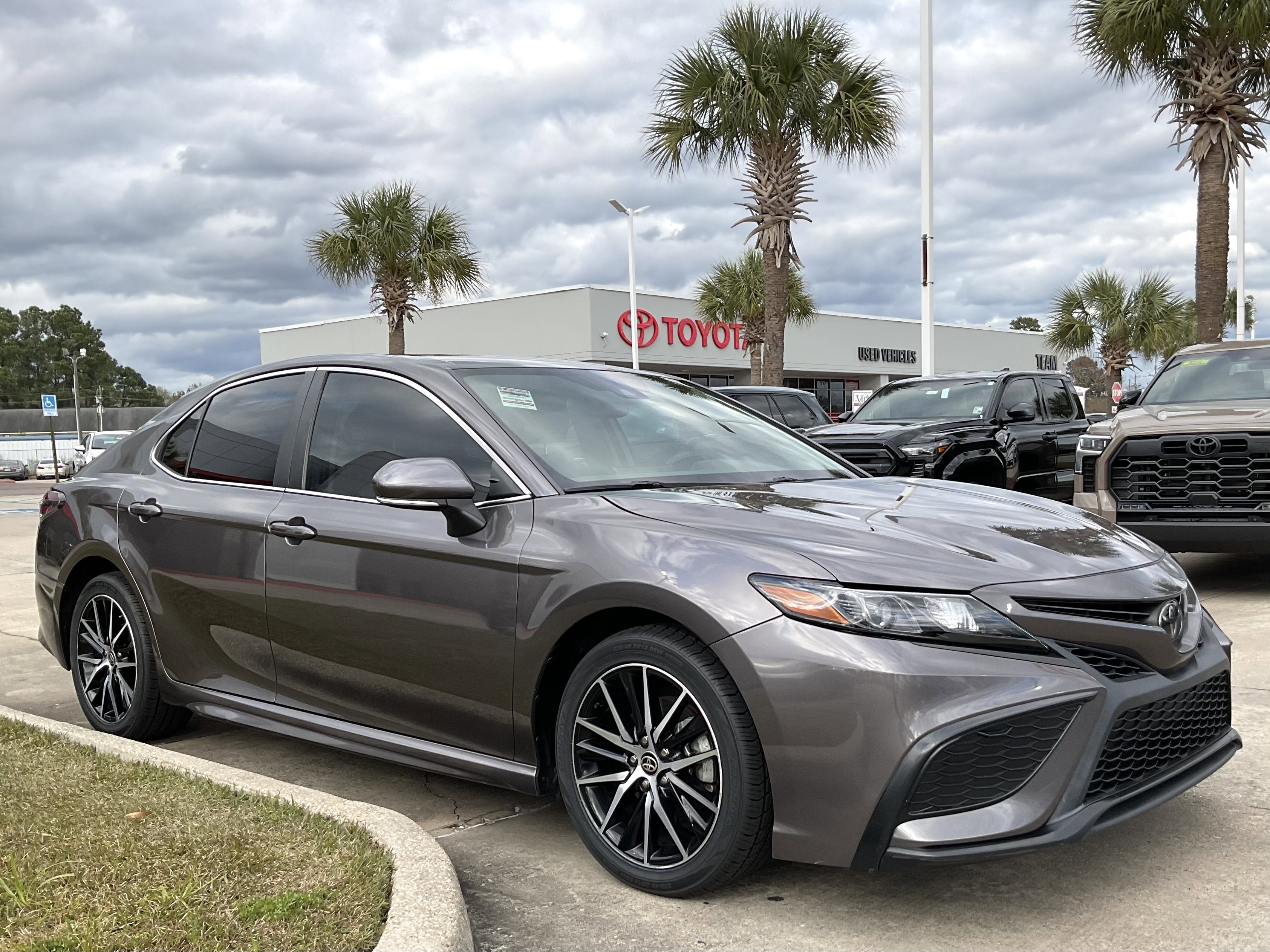 2023 Toyota CAMRY SE