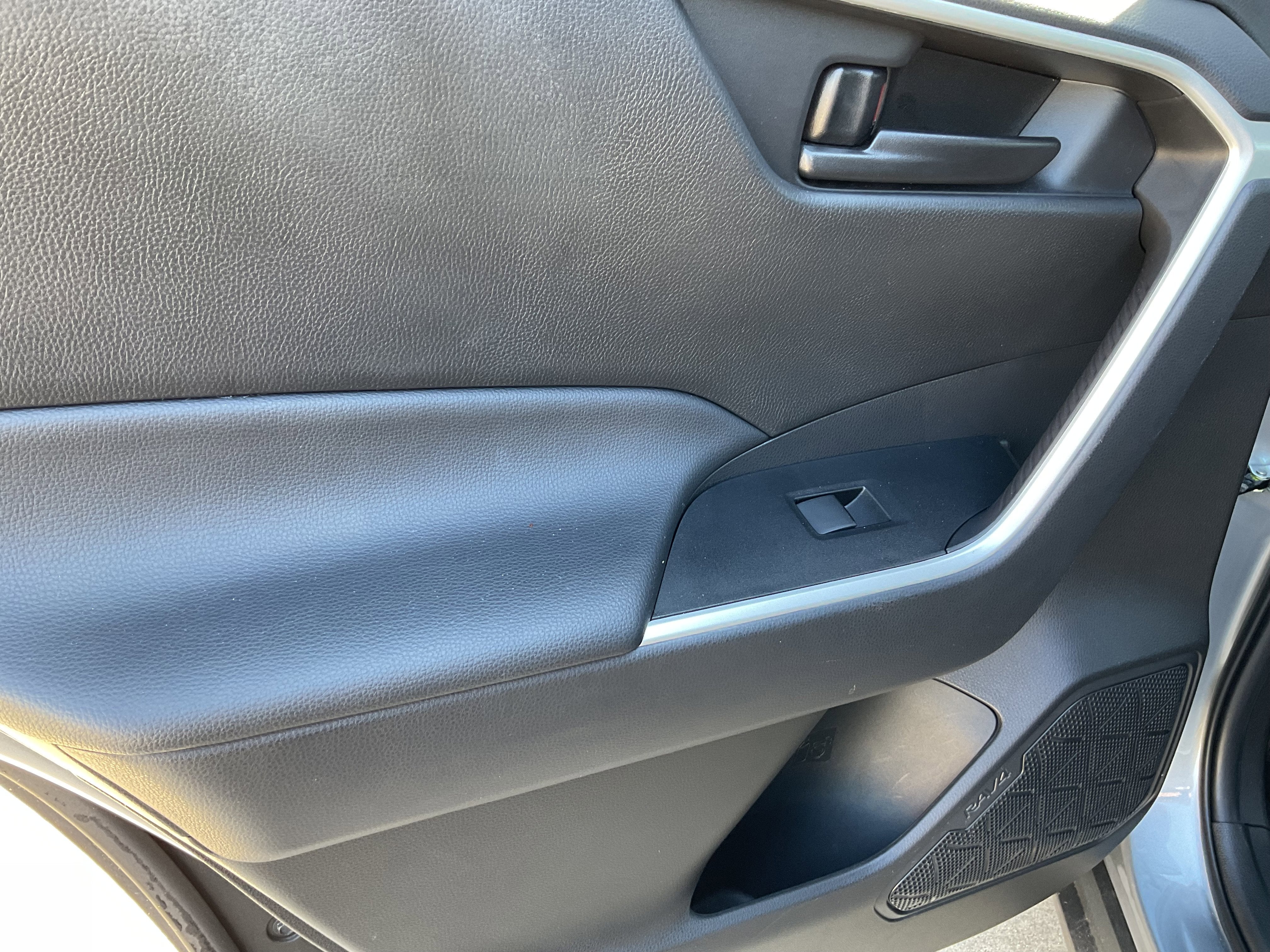 2025 Toyota RAV4 HYBRID Hybrid LE