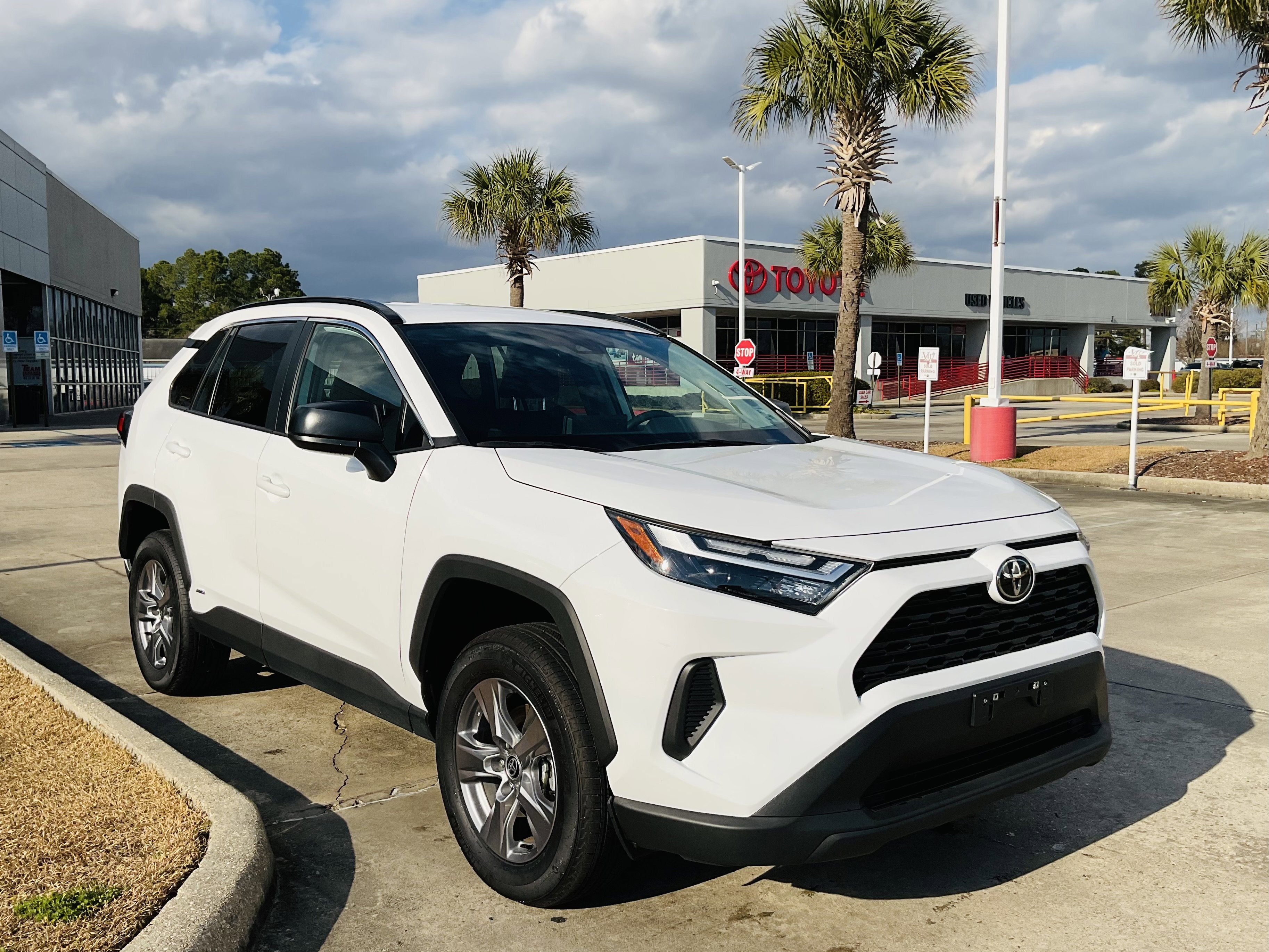 2025 Toyota RAV4 HYBRID Hybrid LE