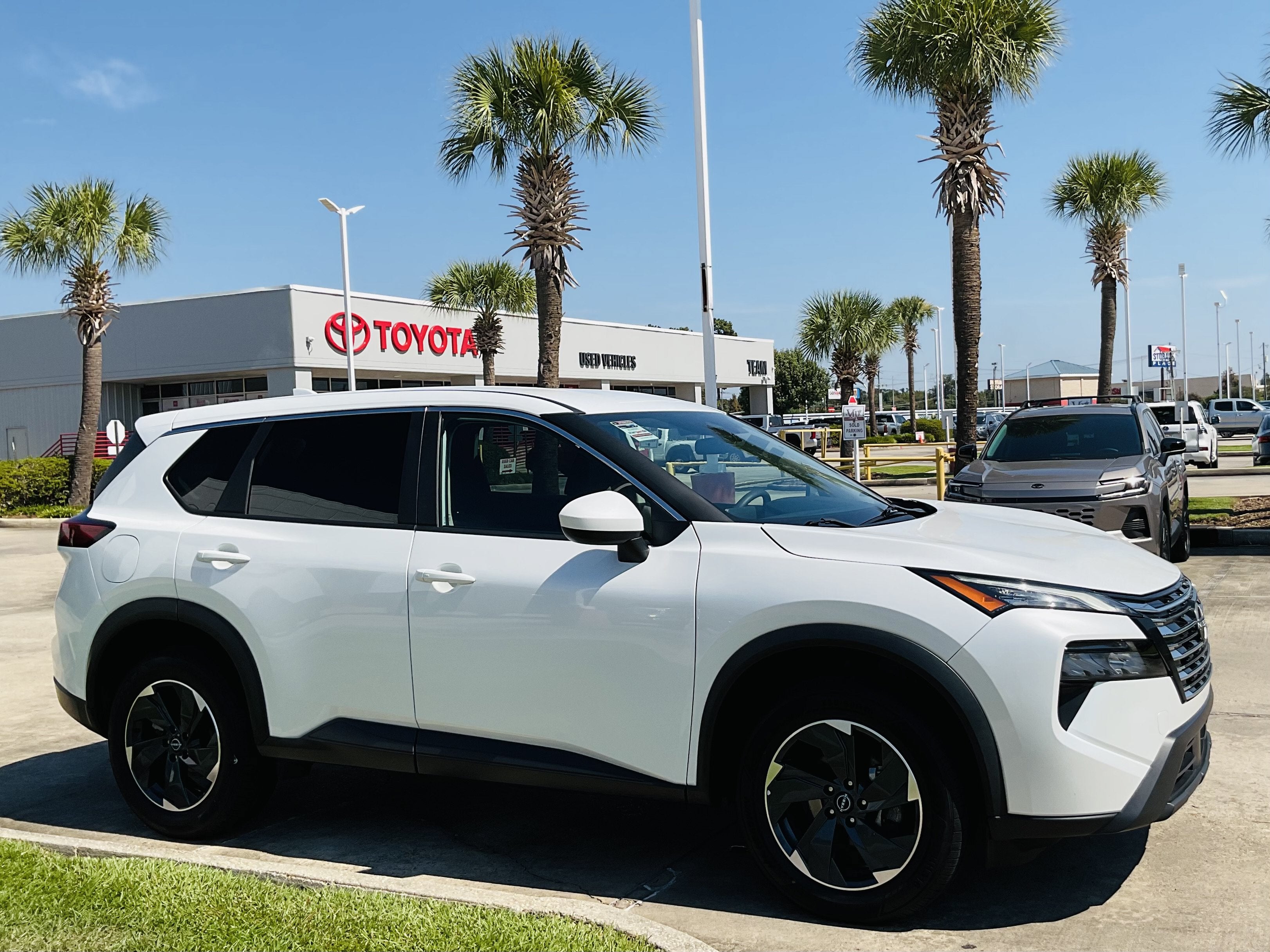 2024 Nissan Rogue SV