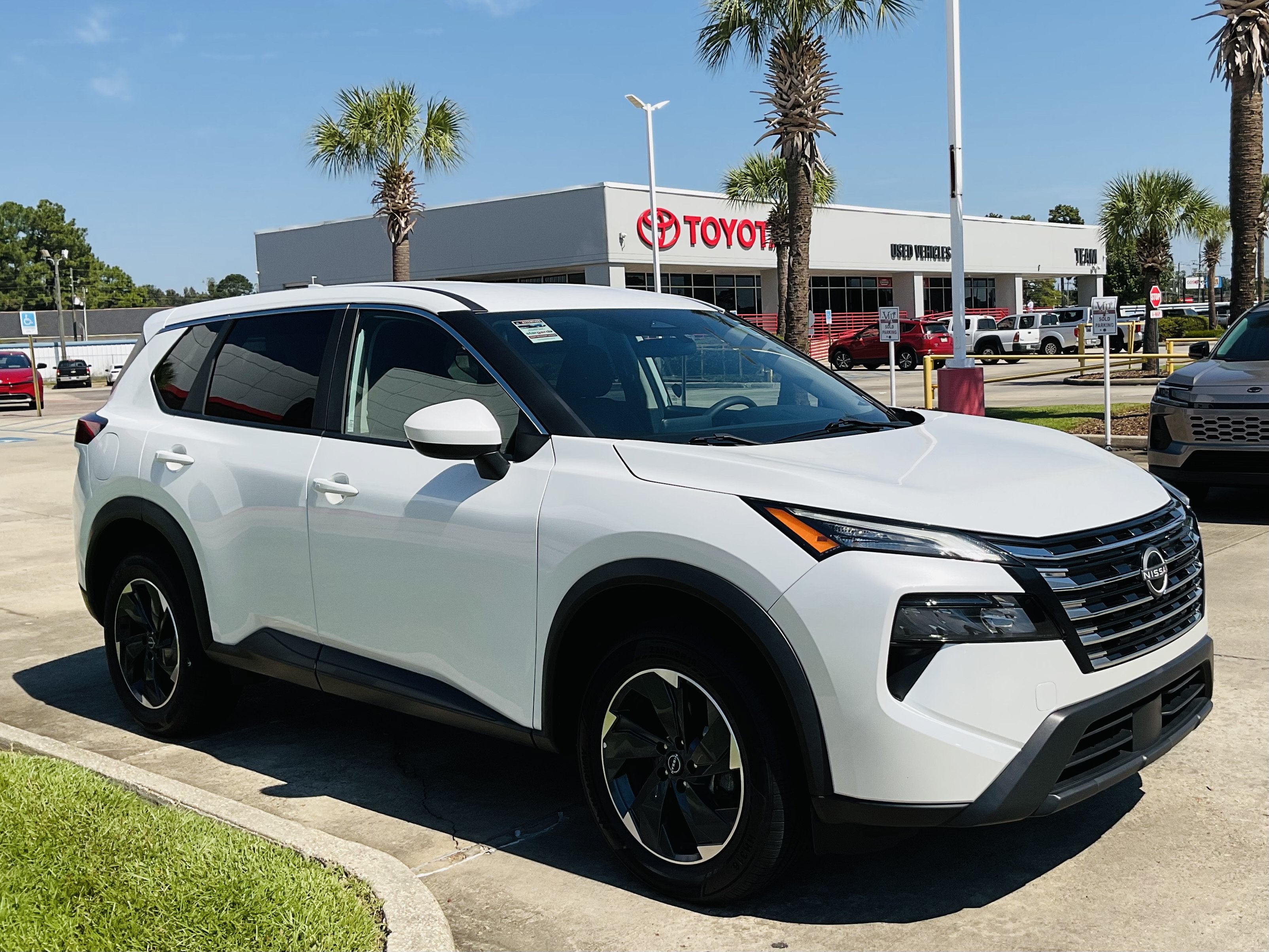 2024 Nissan Rogue SV