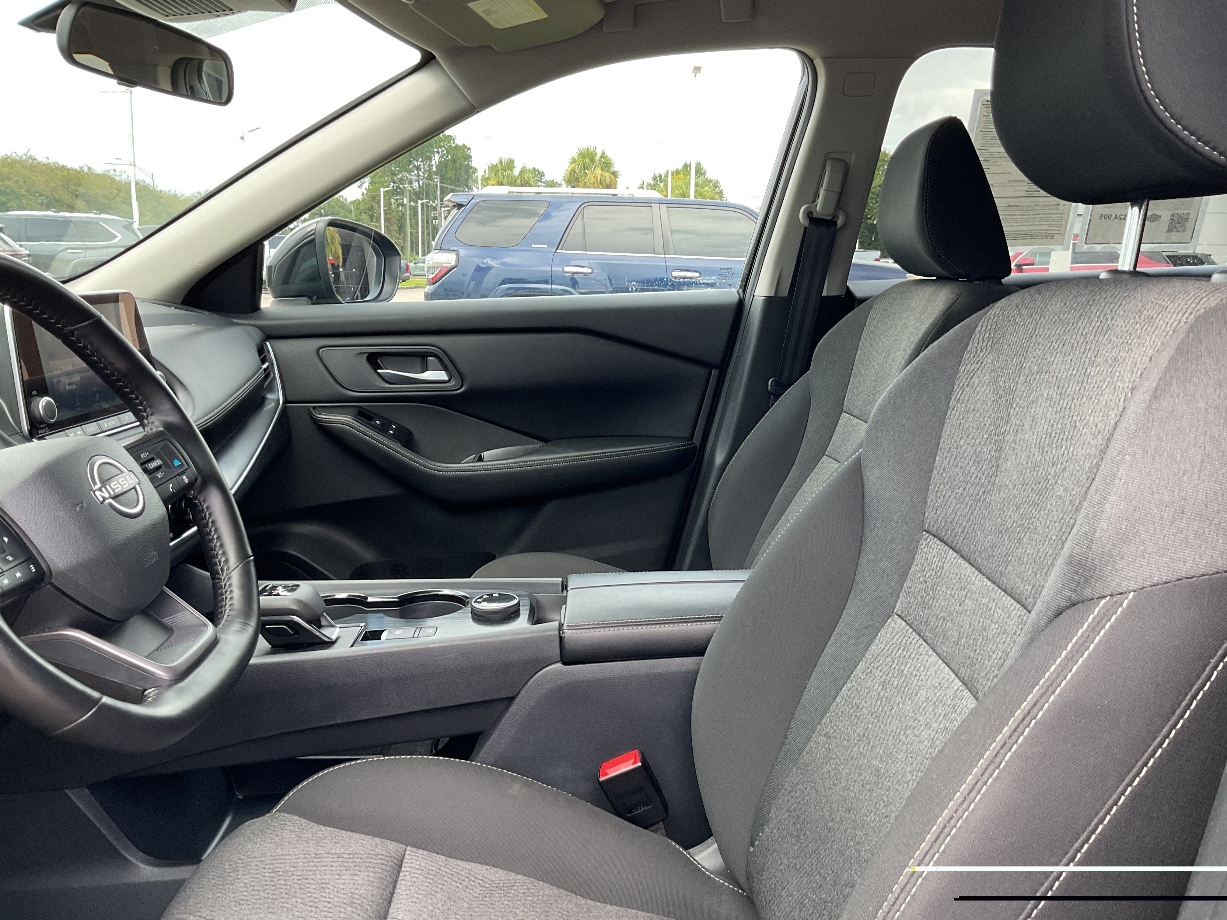 2025 Nissan Rogue SV