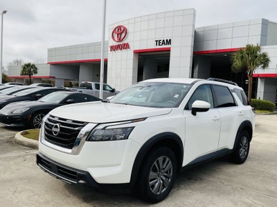 2025 Nissan Pathfinder SV