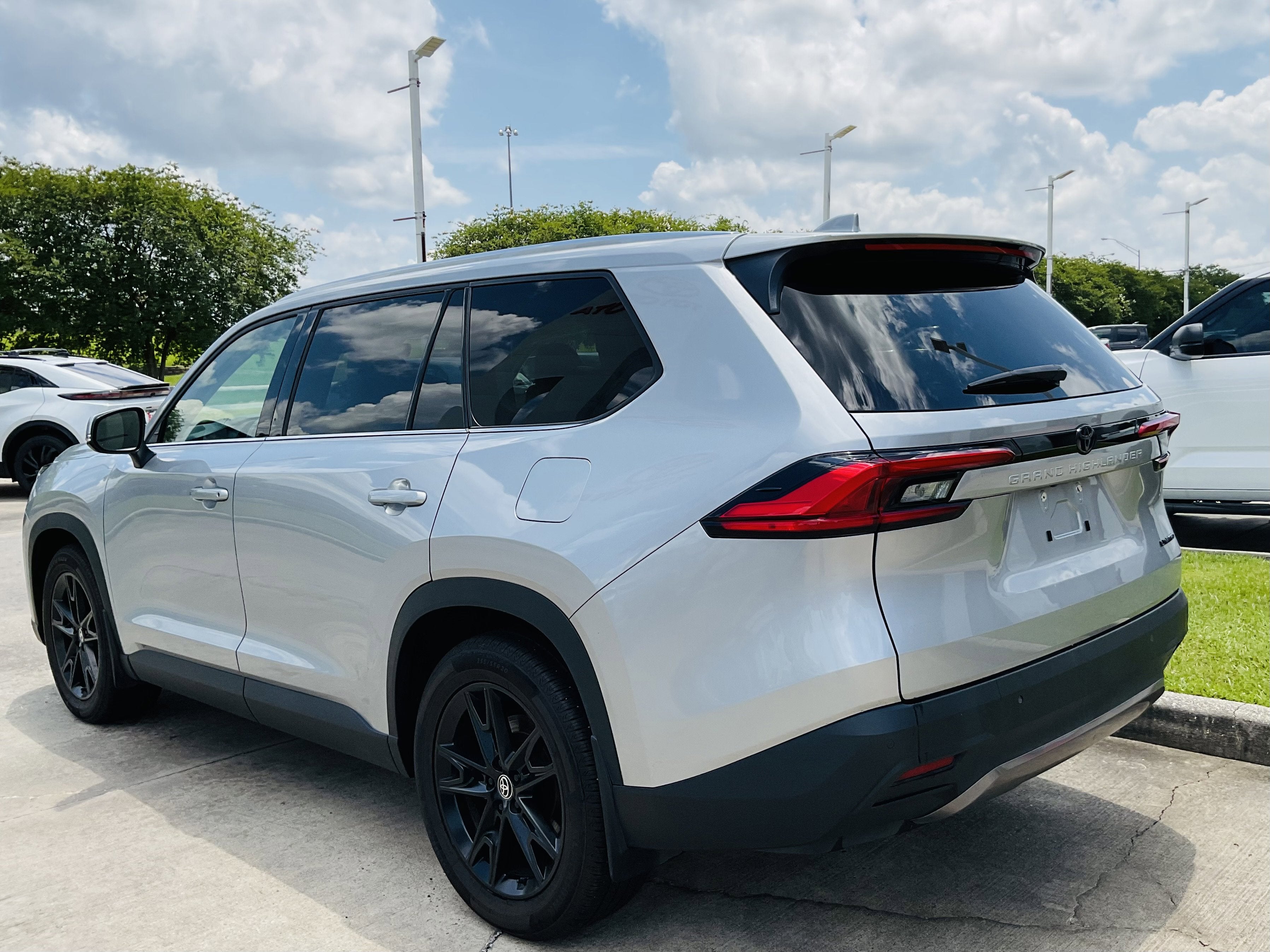 2024 Toyota GRAND HIGHLANDER Limited