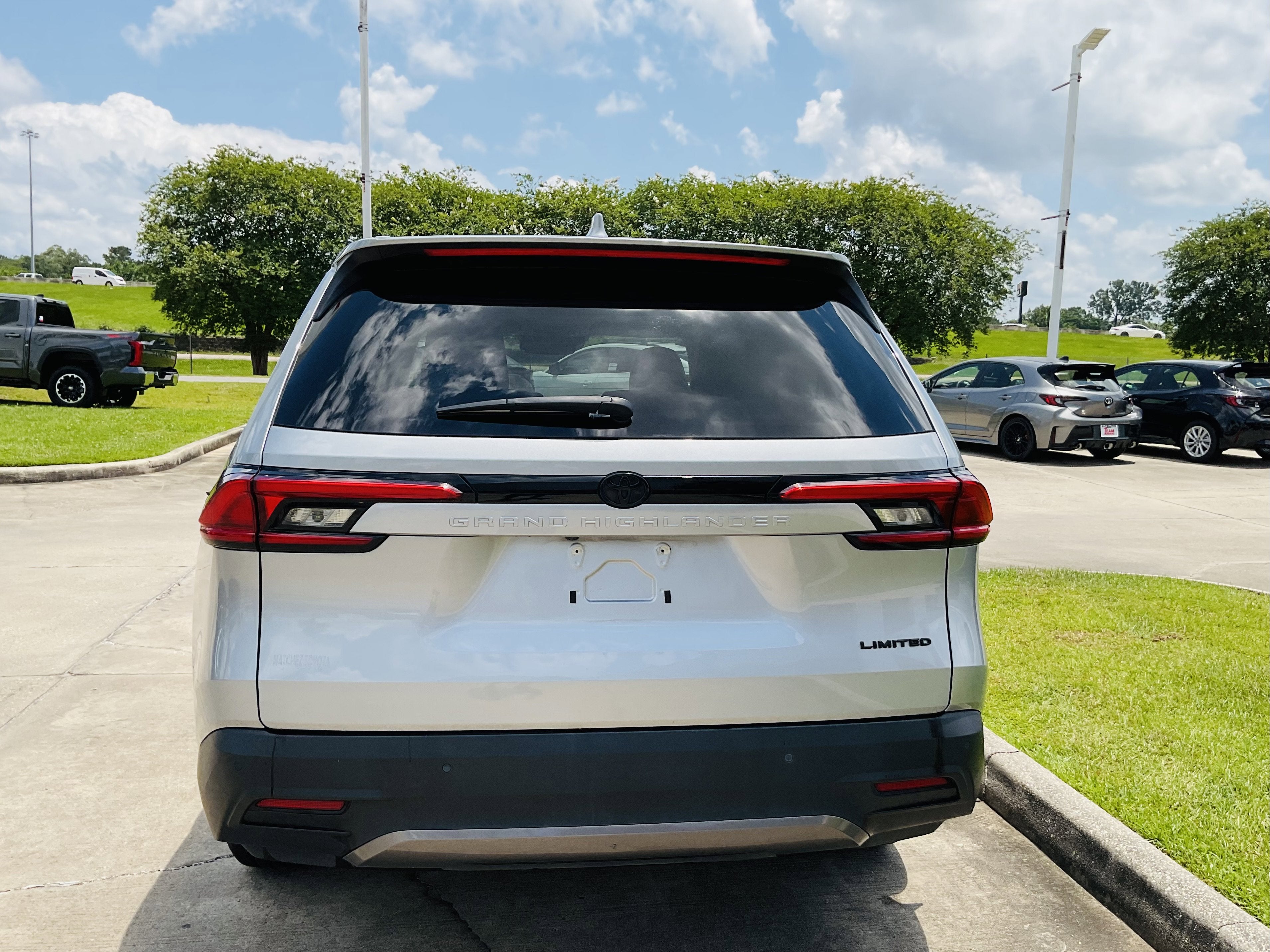 2024 Toyota GRAND HIGHLANDER Limited