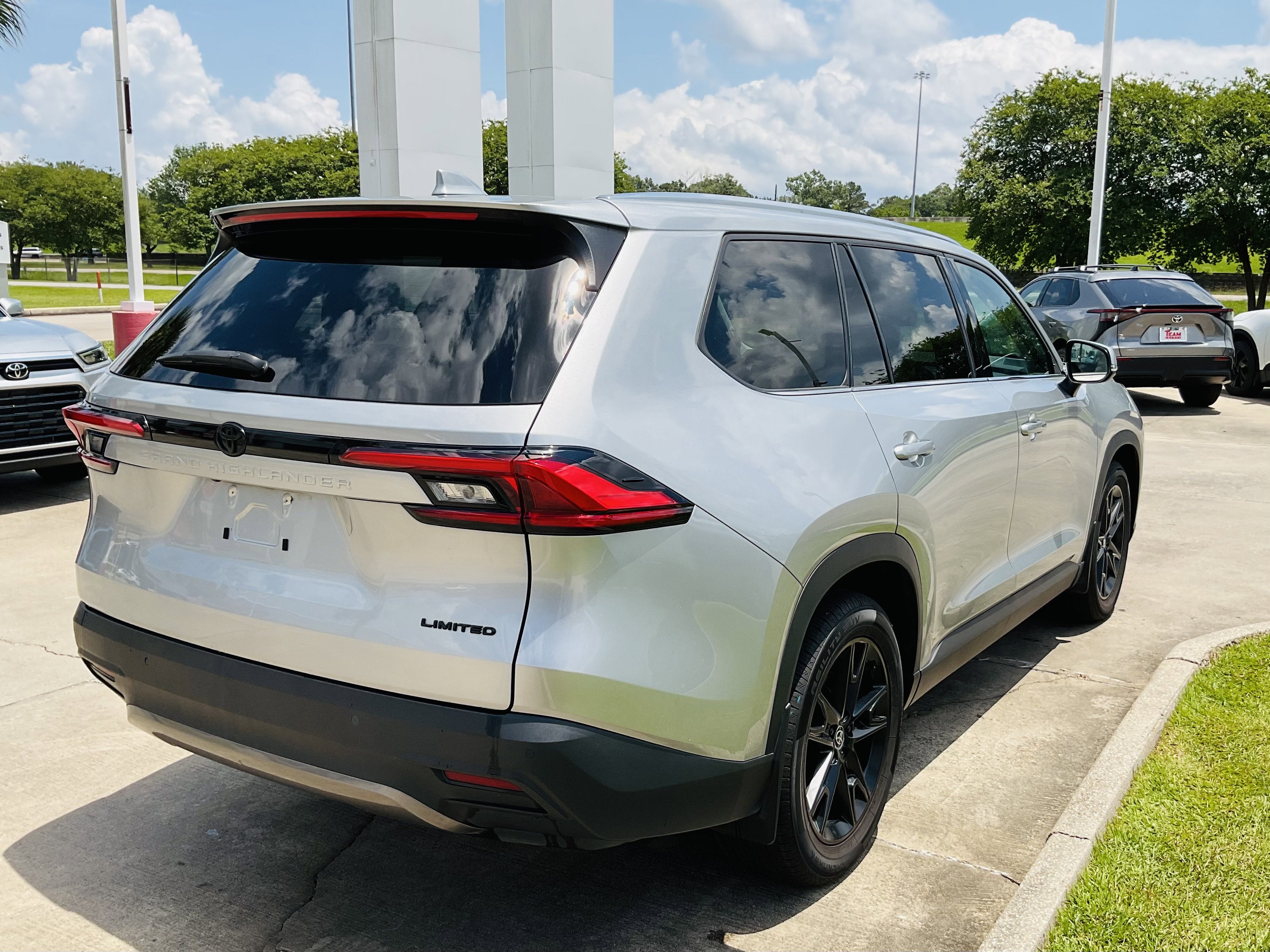 2024 Toyota GRAND HIGHLANDER Limited