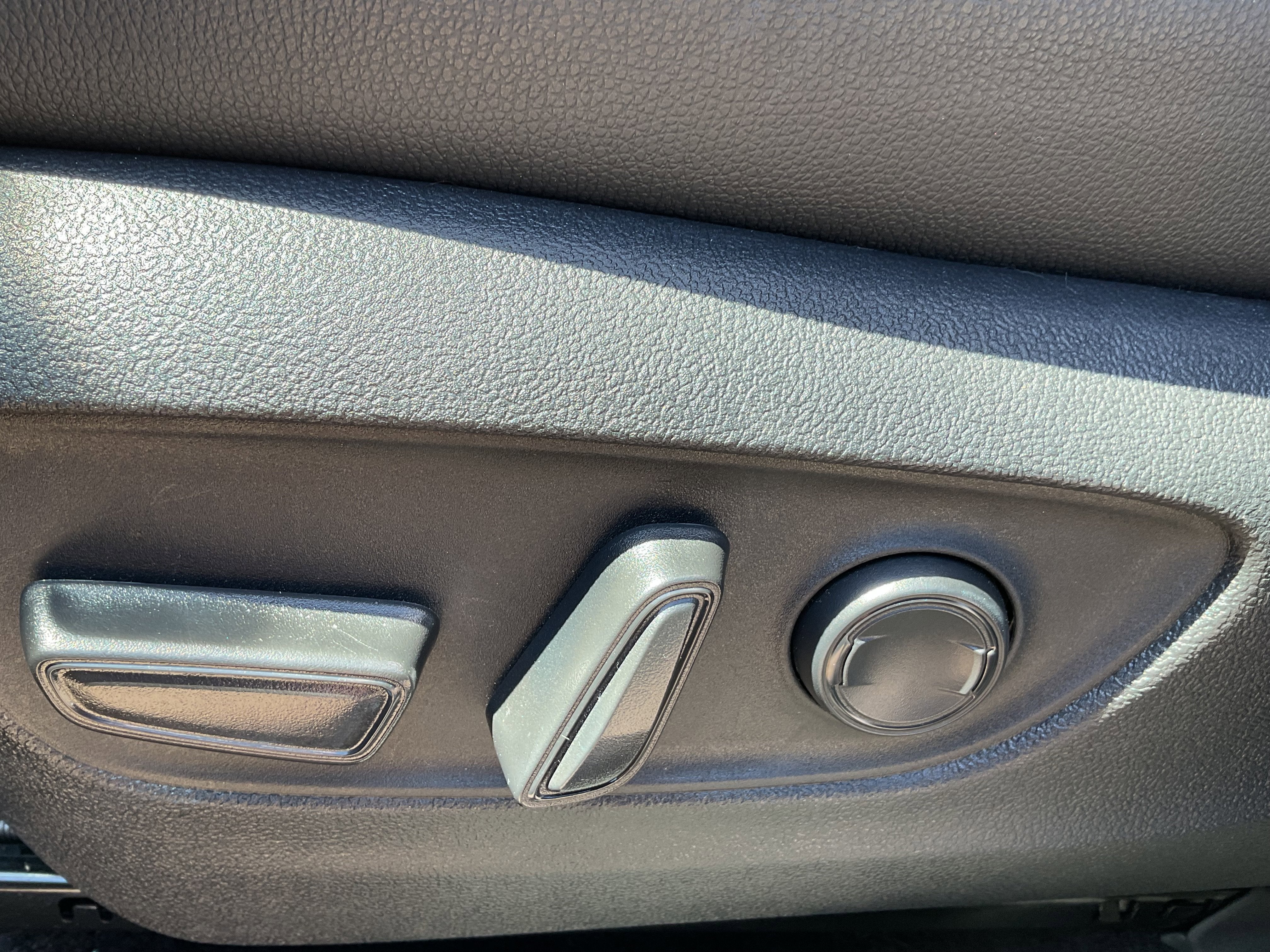 2025 Toyota GRAND HIGHLANDER LE