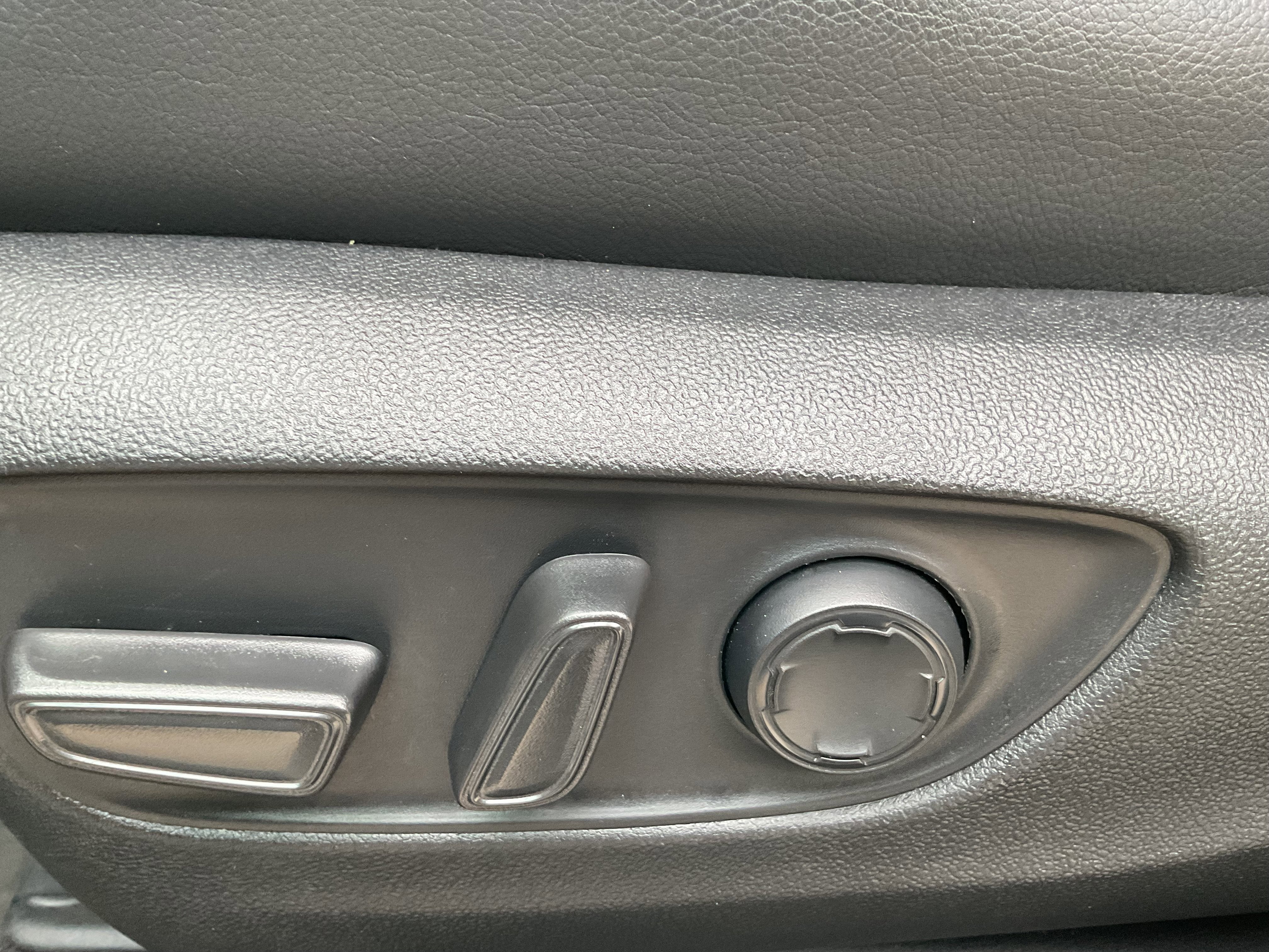 2025 Toyota SIENNA XSE XSE