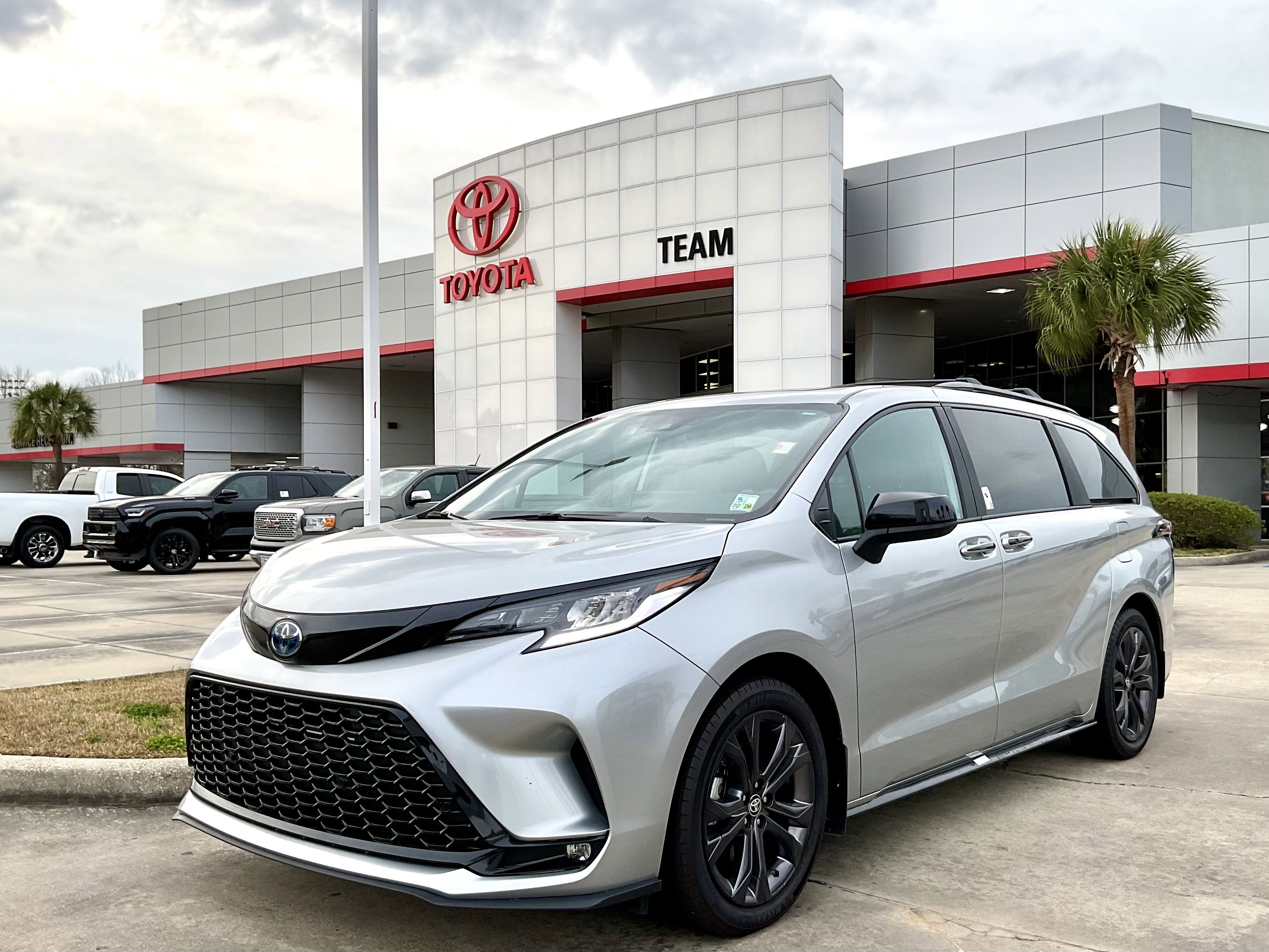 2025 Toyota SIENNA XSE XSE