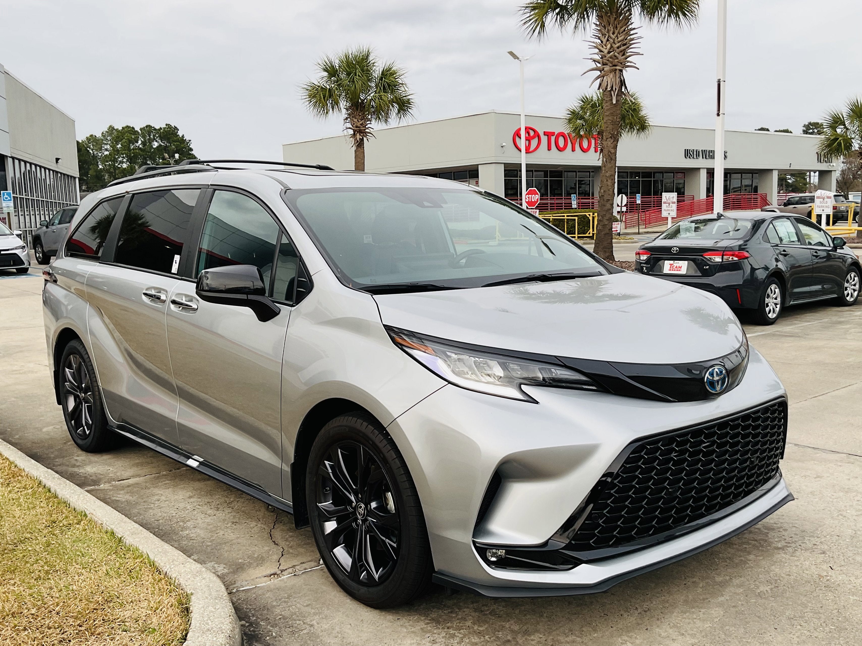 2025 Toyota SIENNA XSE XSE