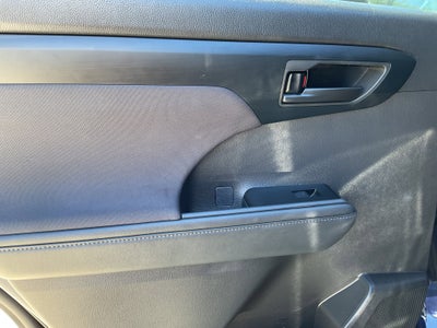 2025 Toyota HIGHLANDER LE