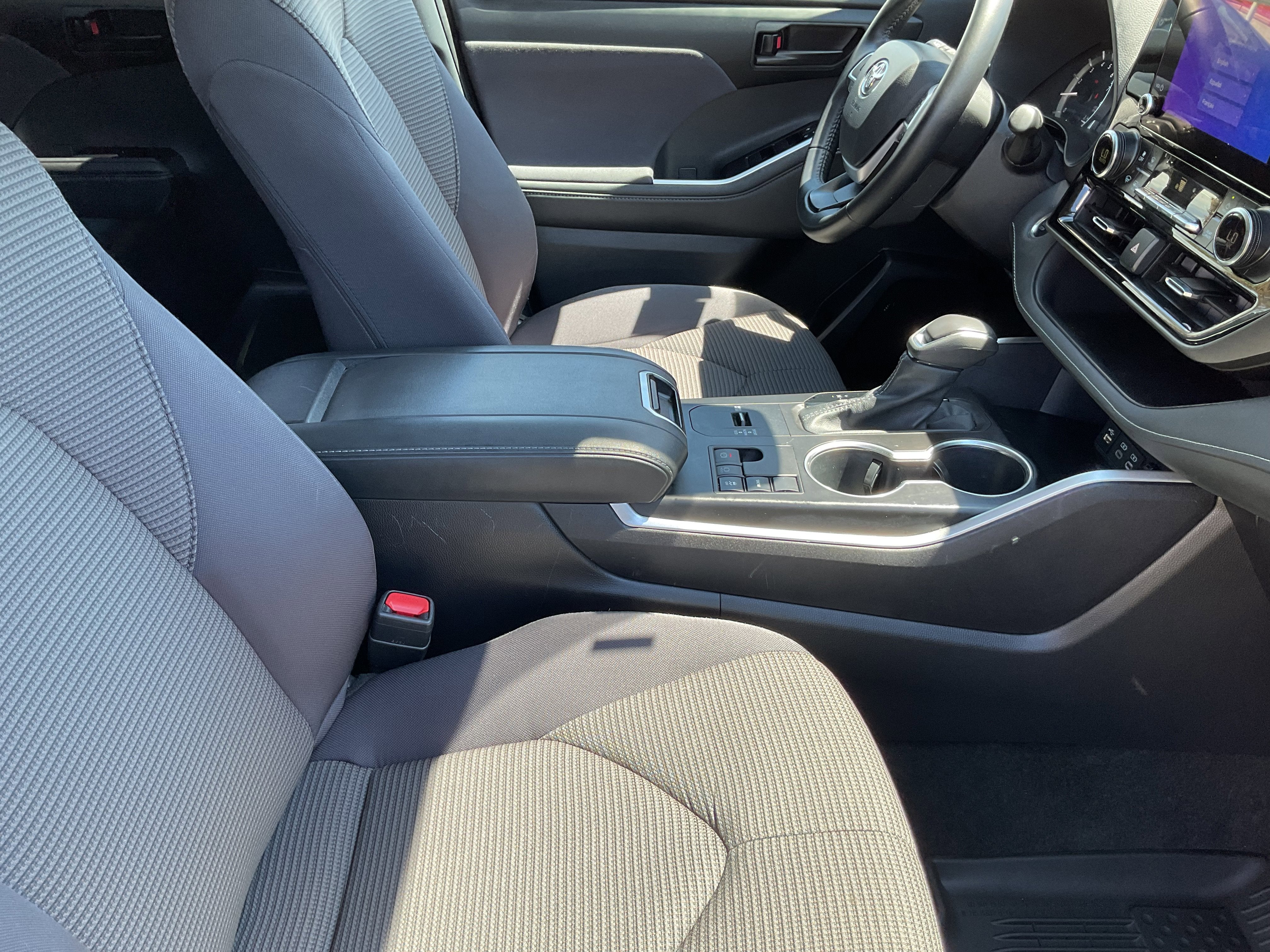 2025 Toyota HIGHLANDER LE