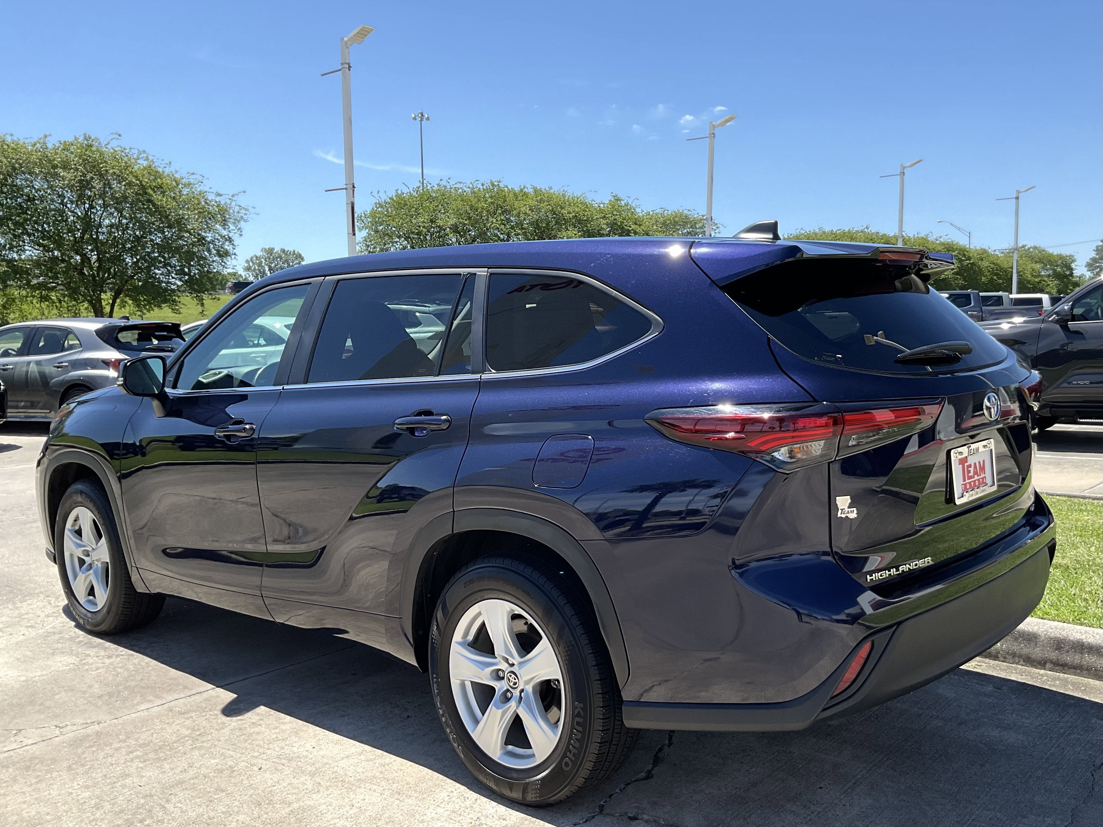 2025 Toyota HIGHLANDER LE