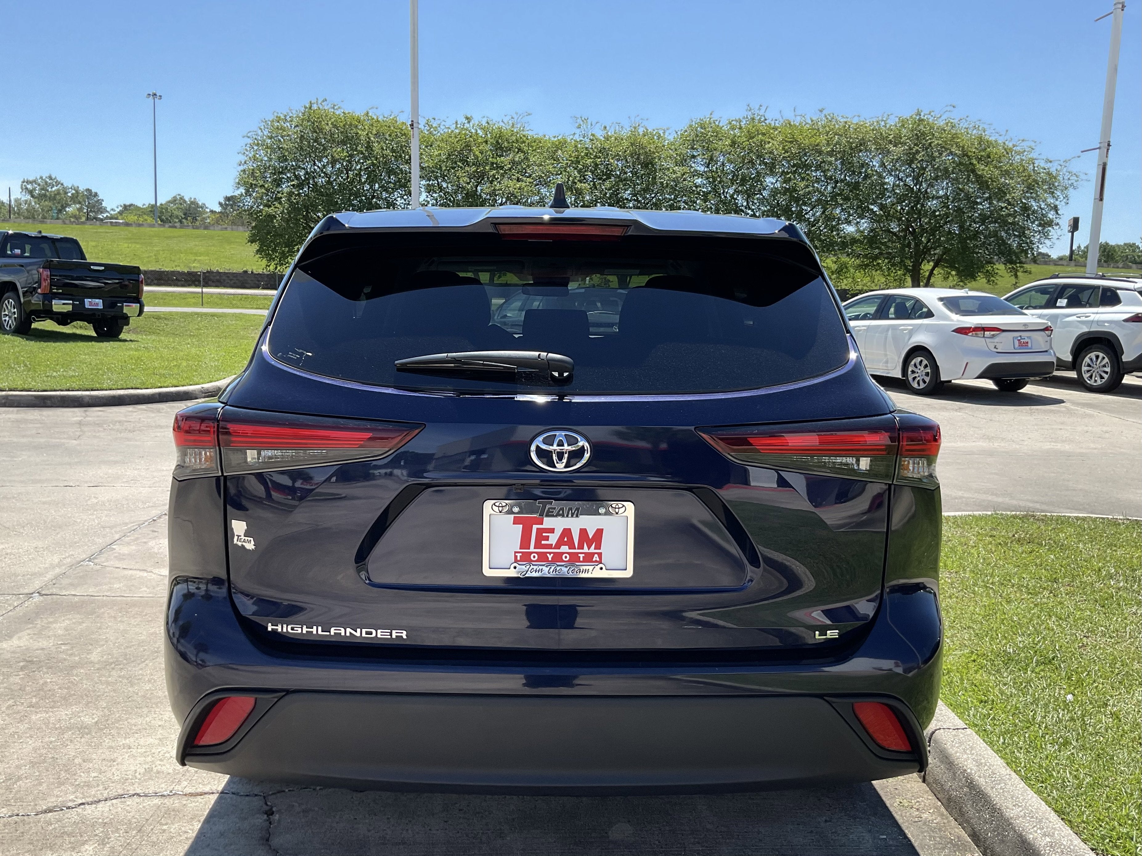 2025 Toyota HIGHLANDER LE