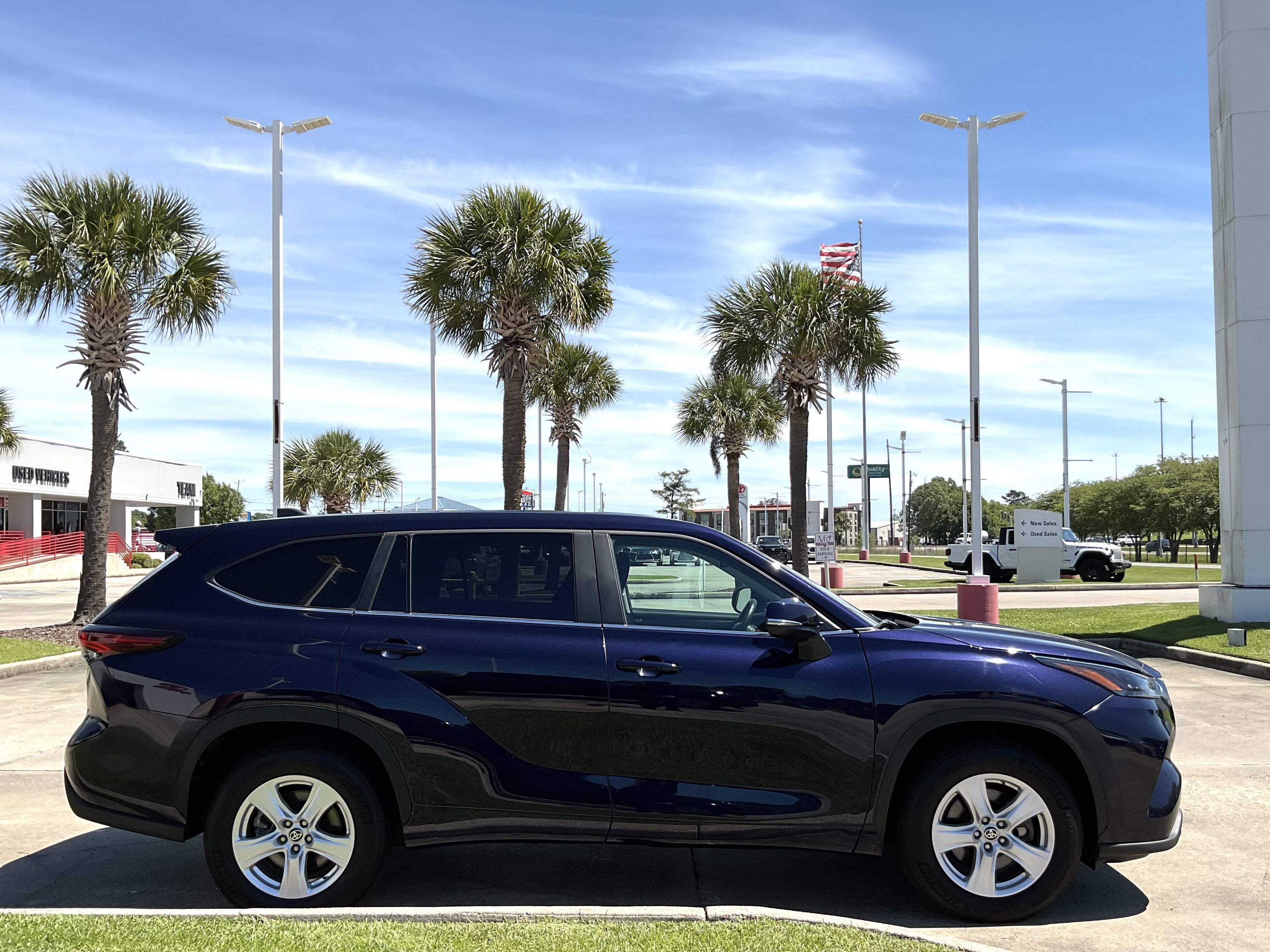 2025 Toyota HIGHLANDER LE