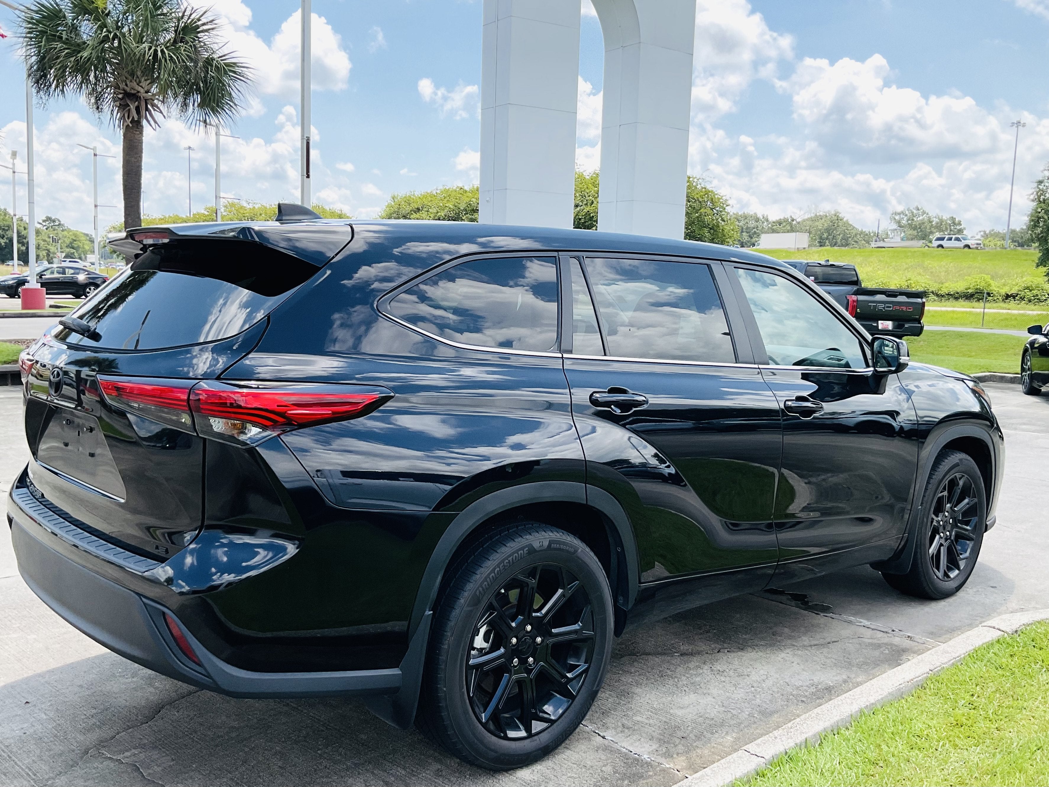2023 Toyota Highlander LE