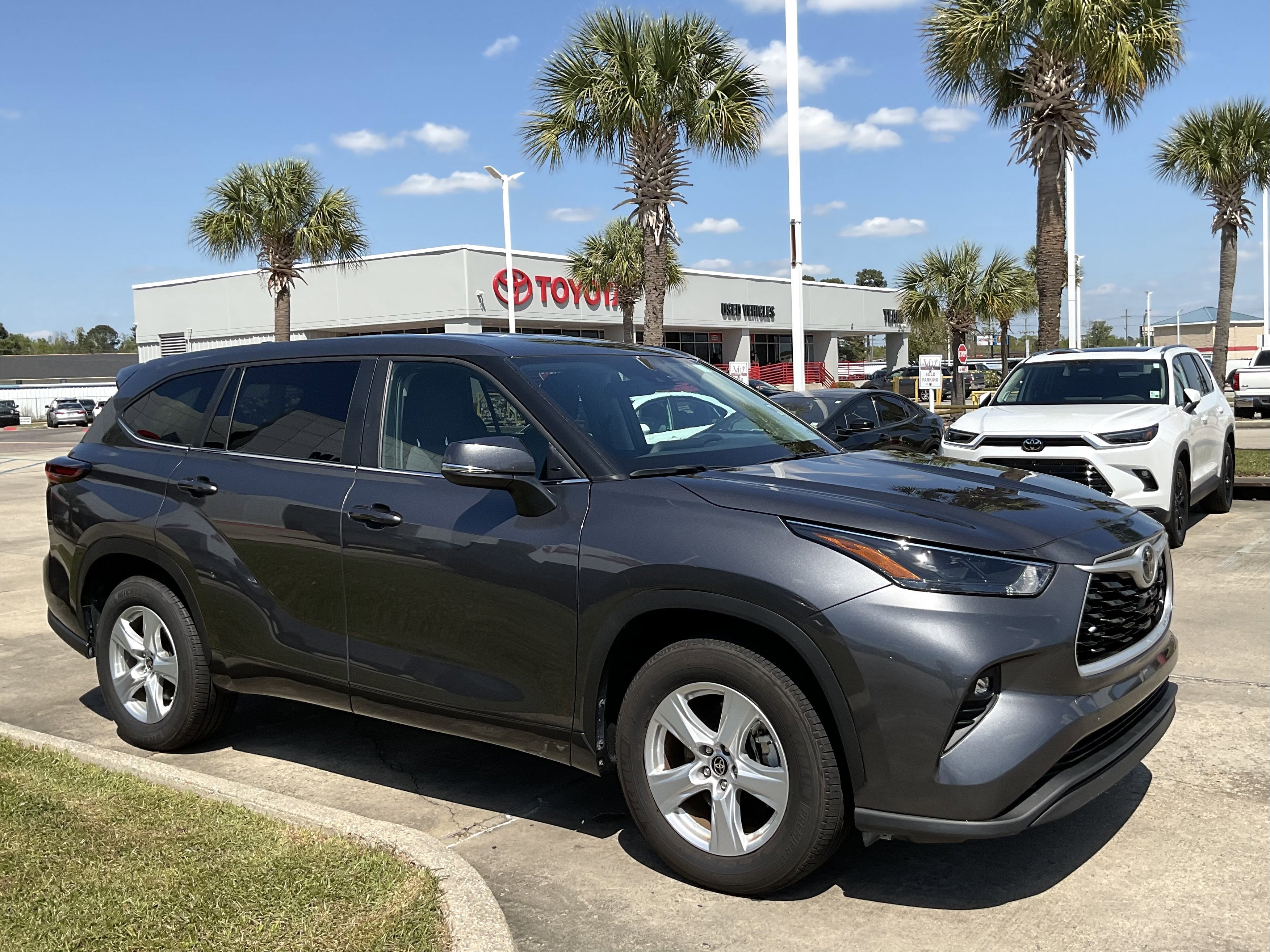 2025 Toyota HIGHLANDER LE