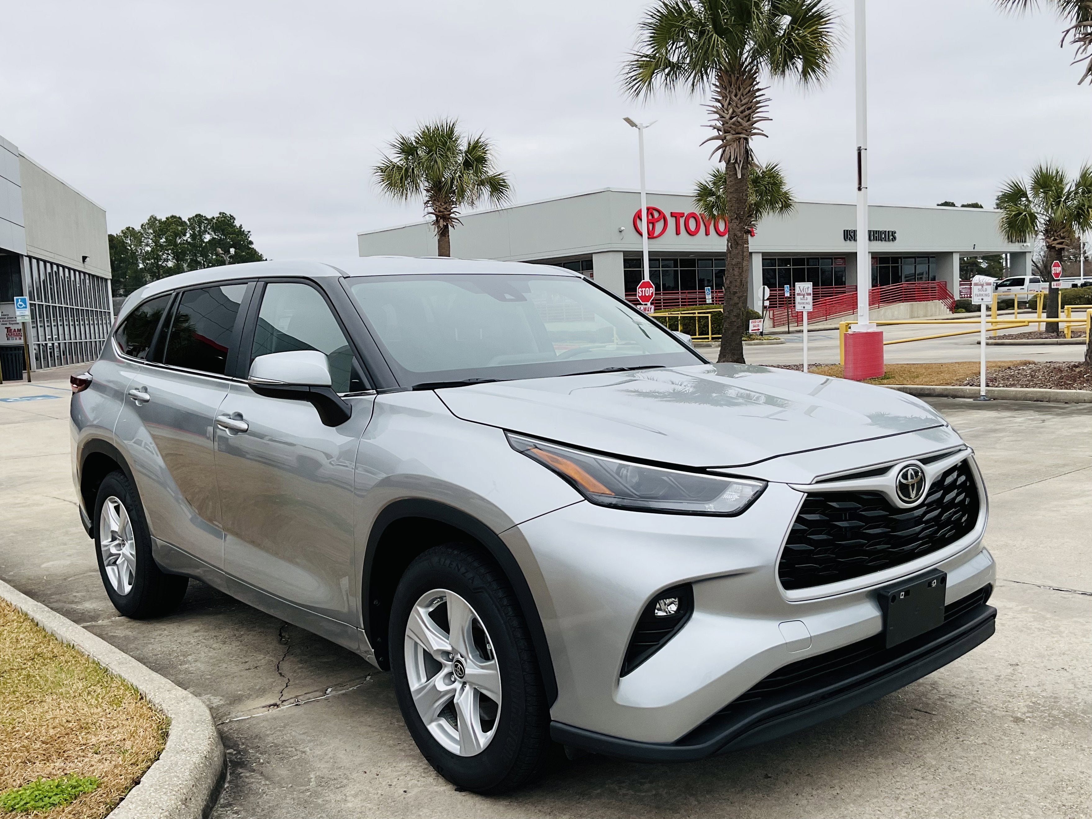 2025 Toyota HIGHLANDER LE