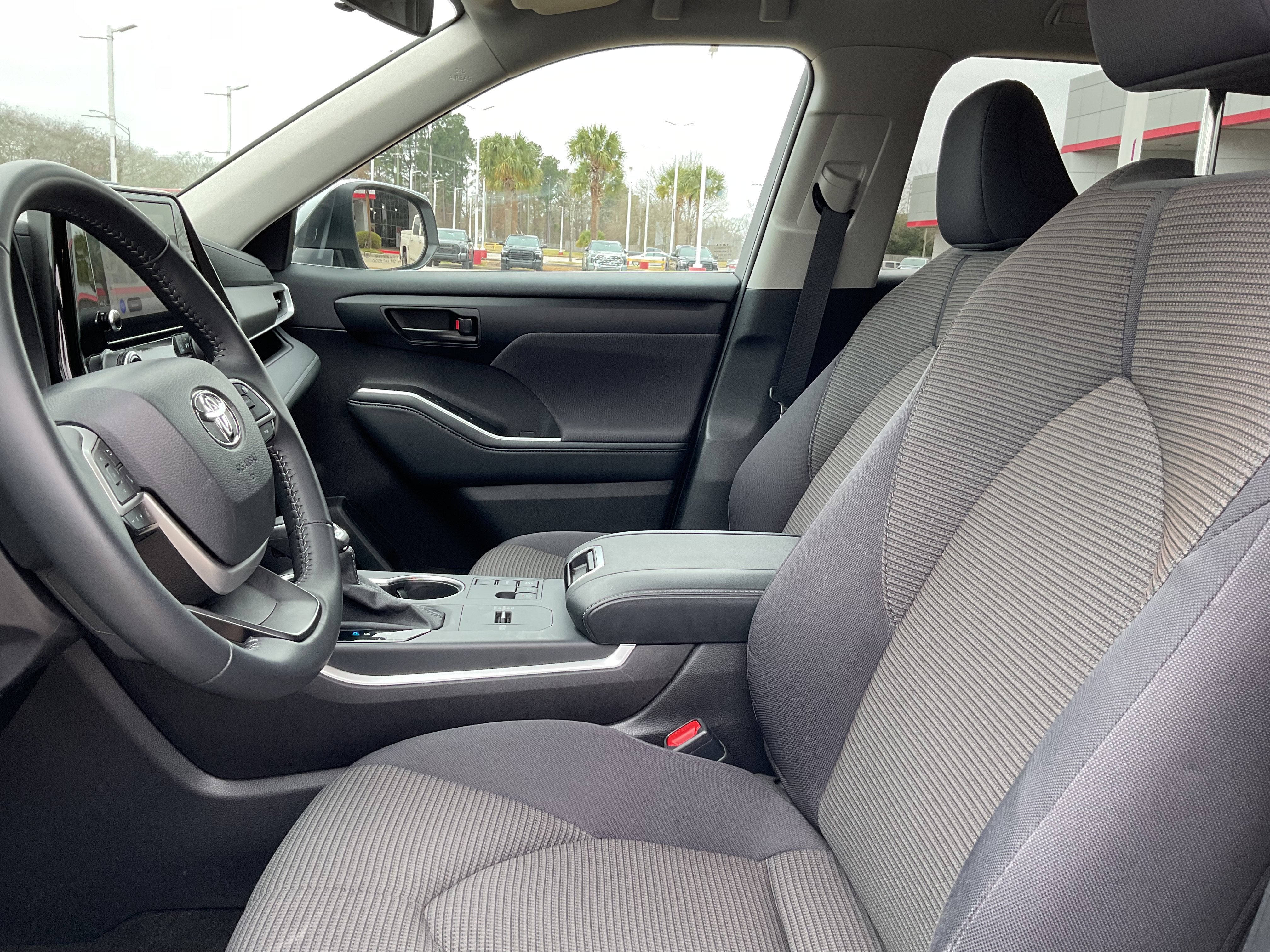 2025 Toyota HIGHLANDER LE