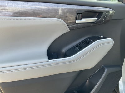 2025 Toyota Highlander Limited
