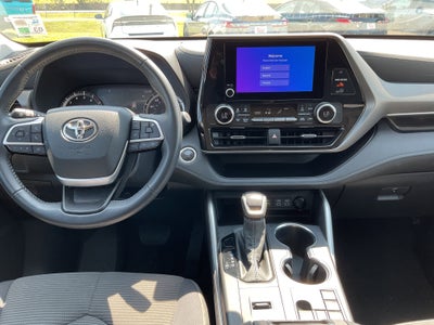 2025 Toyota HIGHLANDER LE