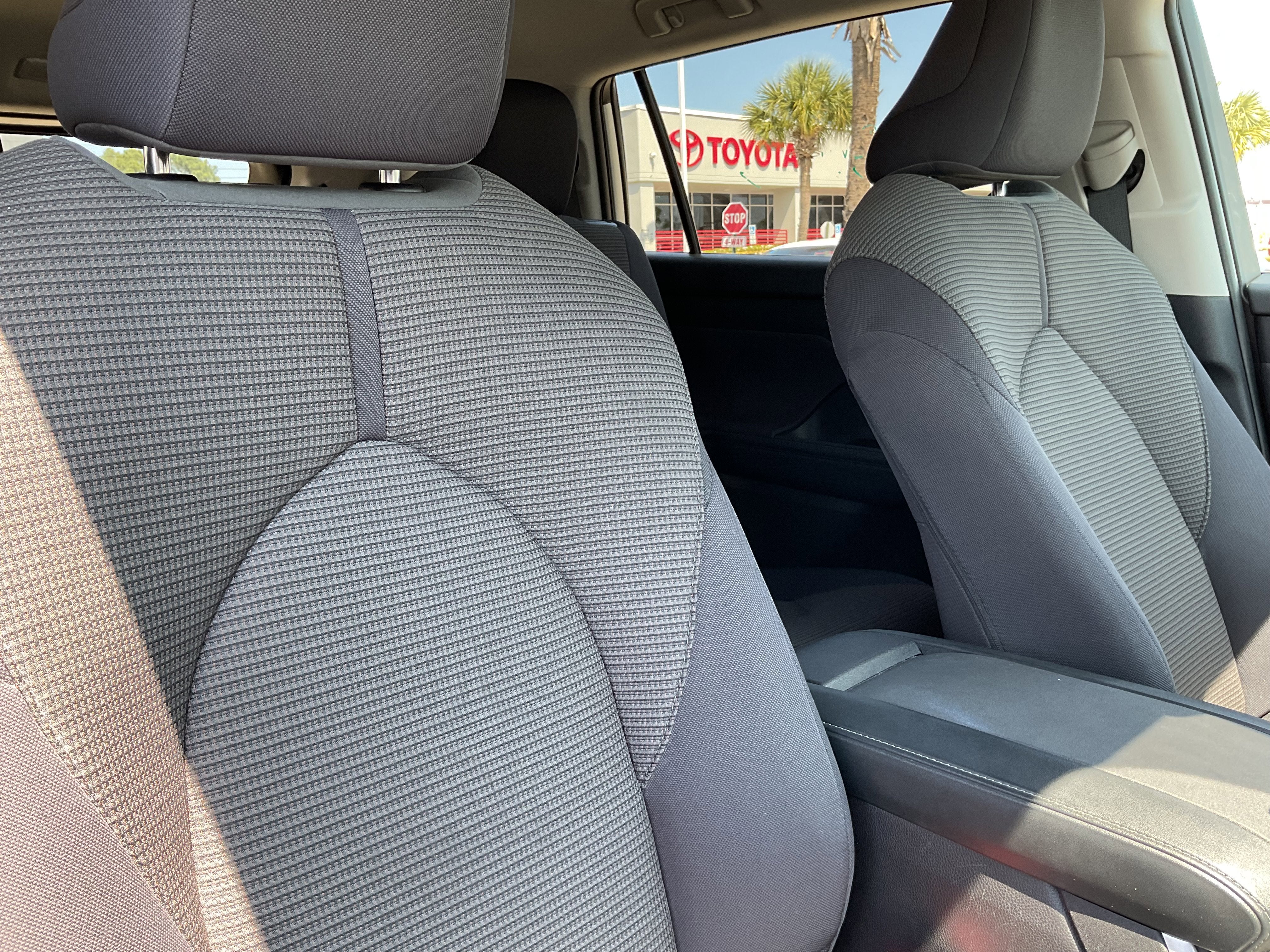 2025 Toyota HIGHLANDER LE