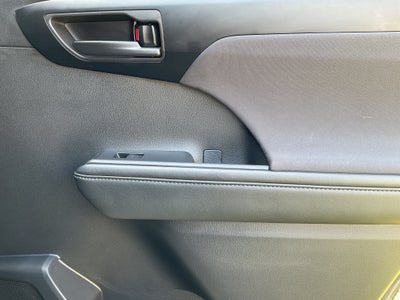2025 Toyota Highlander LE