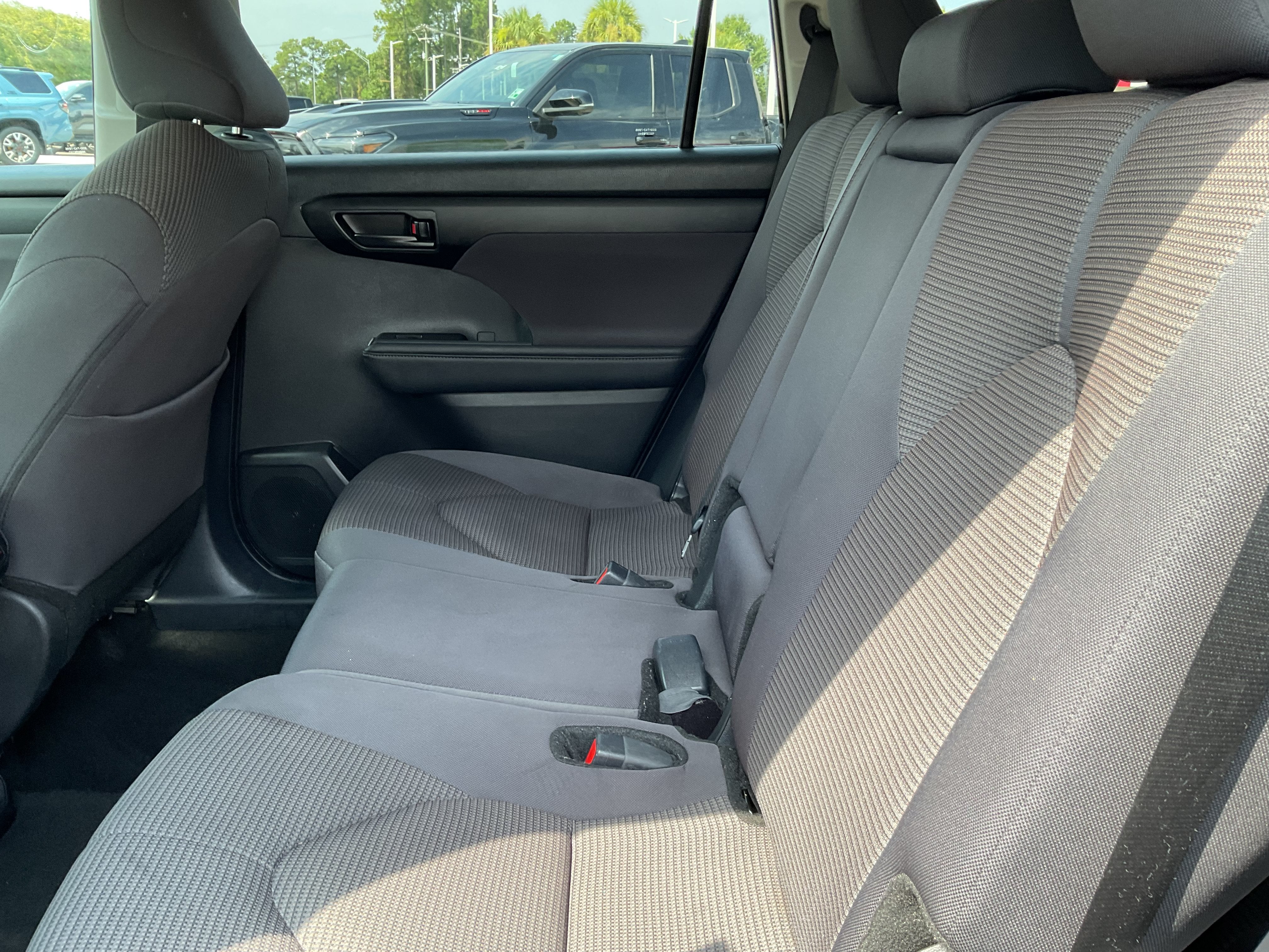 2025 Toyota Highlander LE